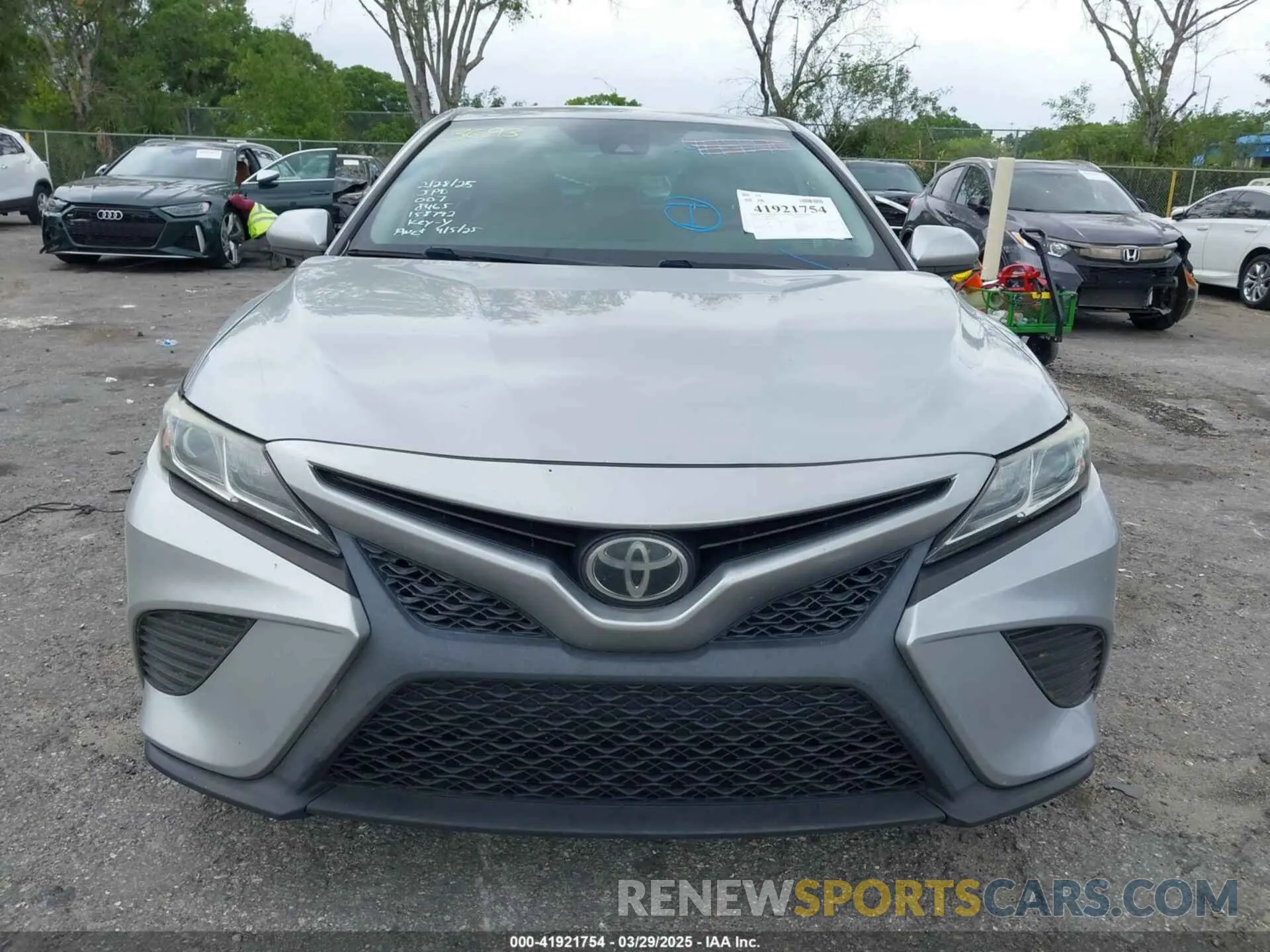 13 Photograph of a damaged car 4T1B11HK9KU708465 TOYOTA CAMRY 2019