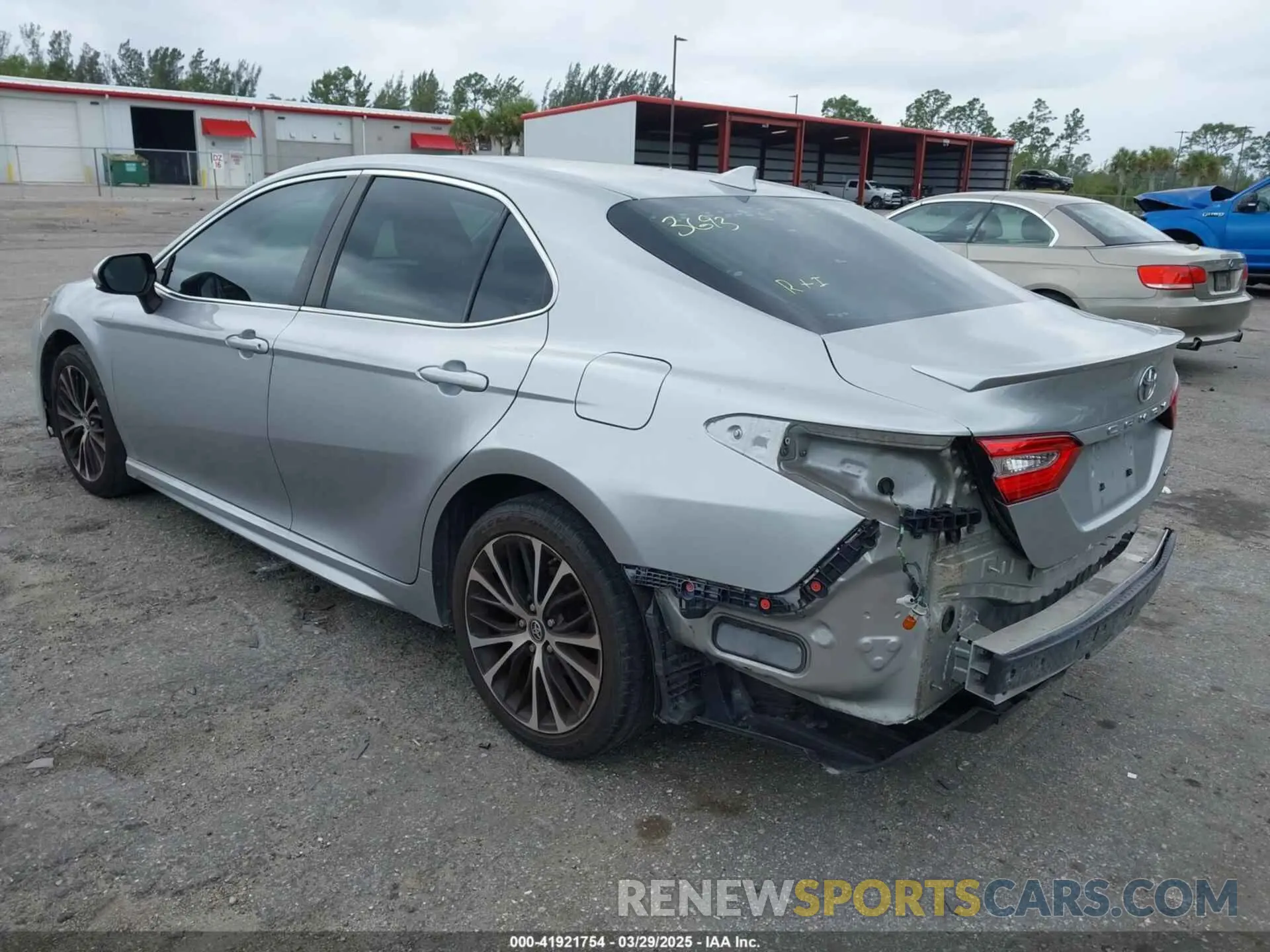 3 Photograph of a damaged car 4T1B11HK9KU708465 TOYOTA CAMRY 2019