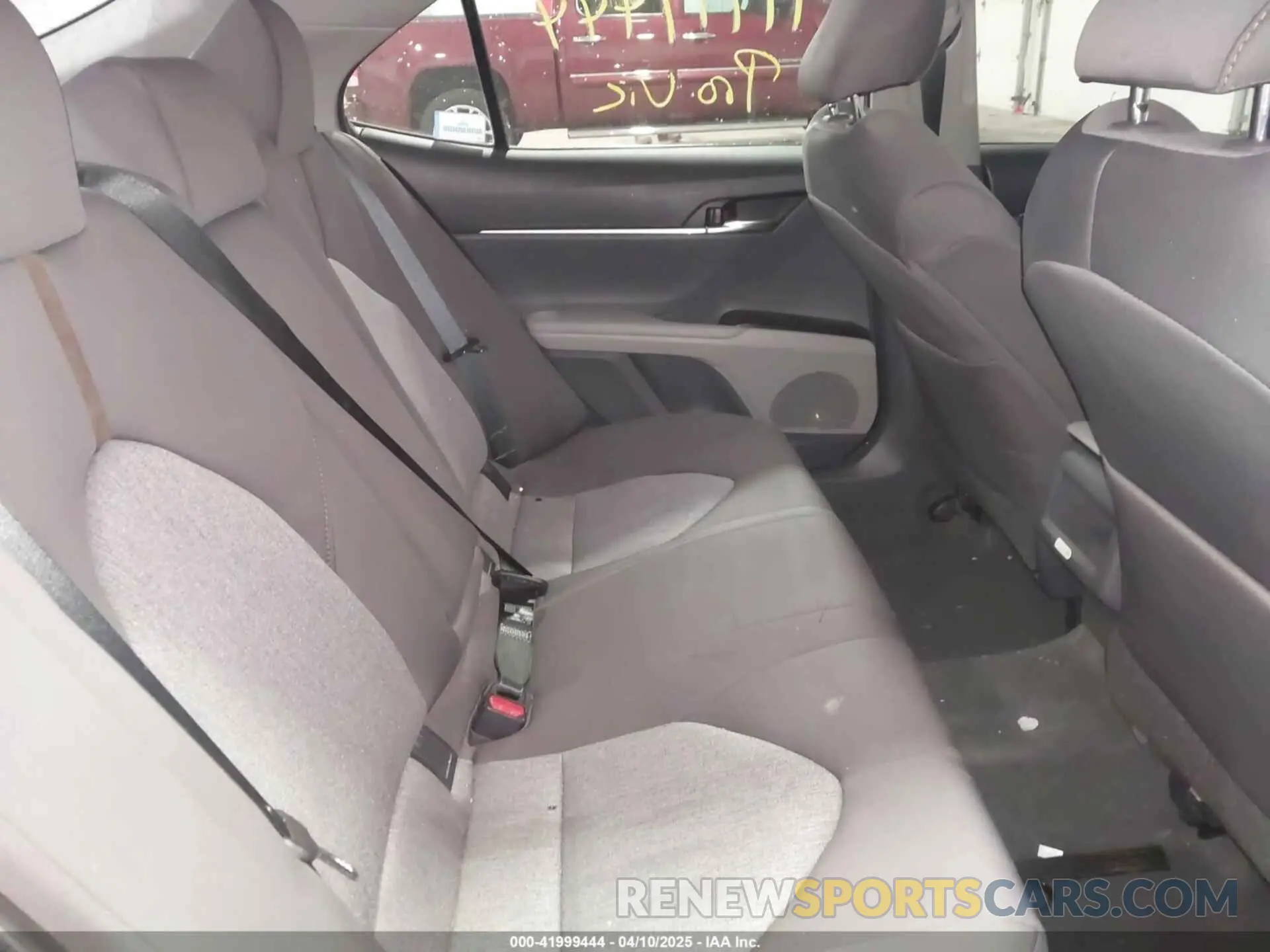 8 Photograph of a damaged car 4T1B11HK9KU709244 TOYOTA CAMRY 2019