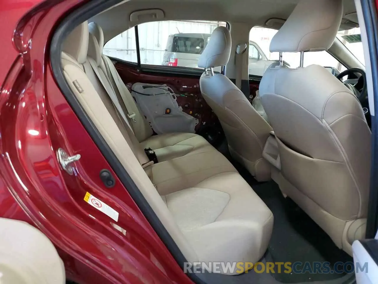 10 Photograph of a damaged car 4T1B11HK9KU712953 TOYOTA CAMRY 2019