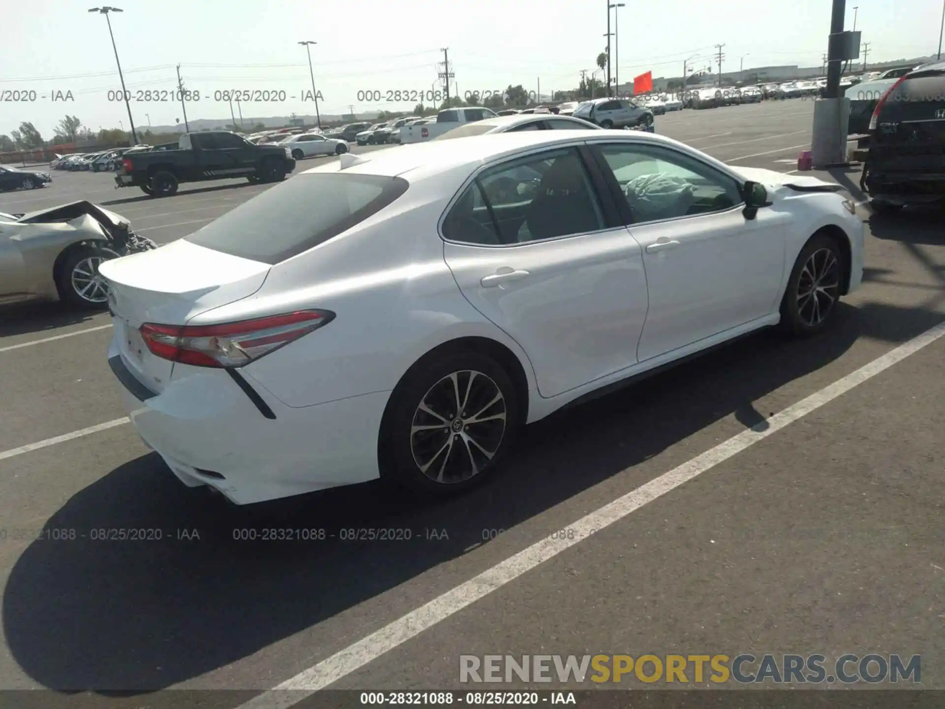 4 Photograph of a damaged car 4T1B11HK9KU714590 TOYOTA CAMRY 2019