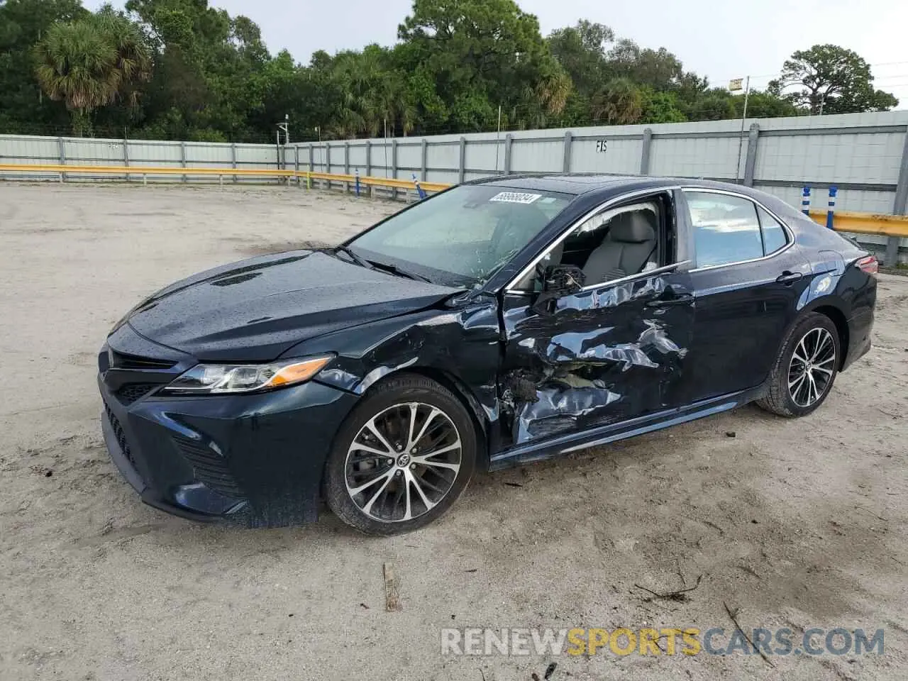 1 Photograph of a damaged car 4T1B11HK9KU718297 TOYOTA CAMRY 2019