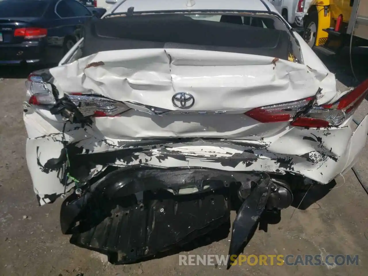 9 Photograph of a damaged car 4T1B11HK9KU722382 TOYOTA CAMRY 2019