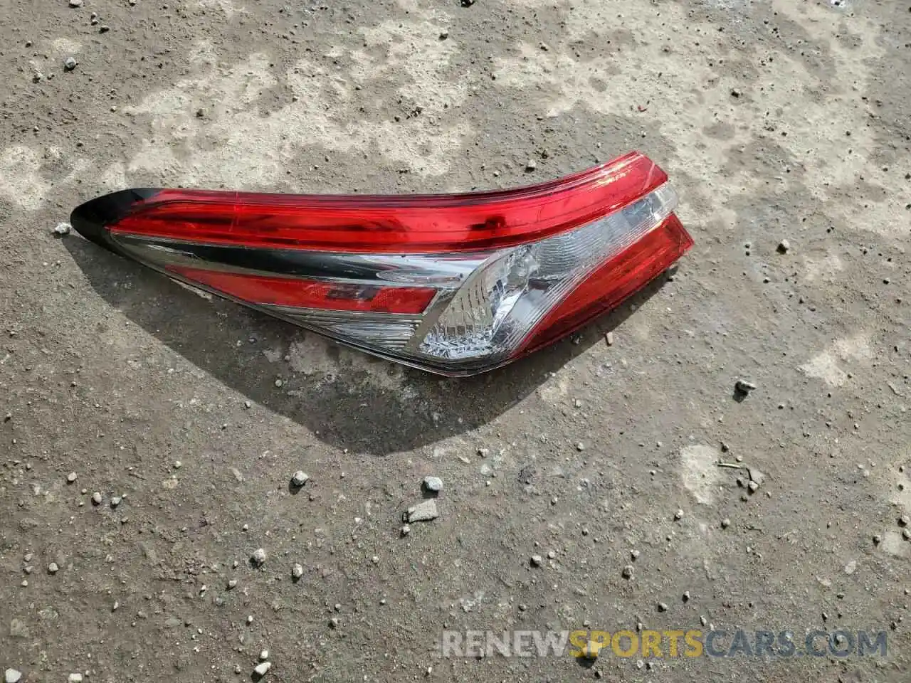 12 Photograph of a damaged car 4T1B11HK9KU723483 TOYOTA CAMRY 2019