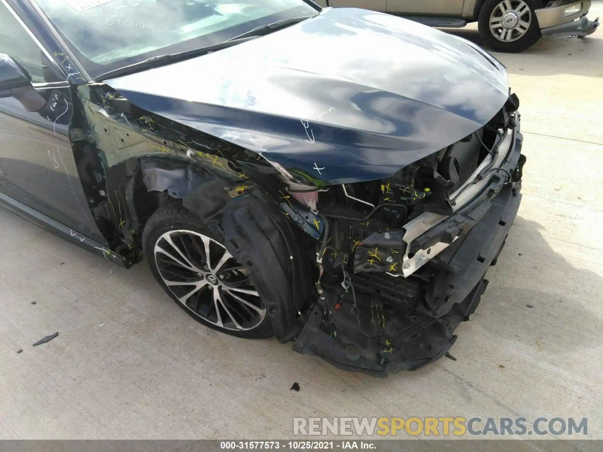 6 Photograph of a damaged car 4T1B11HK9KU726884 TOYOTA CAMRY 2019