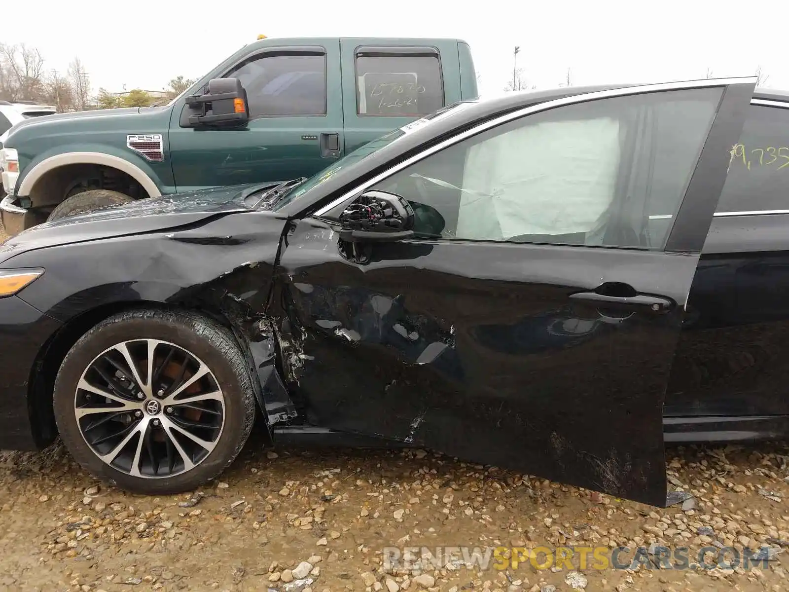 9 Photograph of a damaged car 4T1B11HK9KU728893 TOYOTA CAMRY 2019