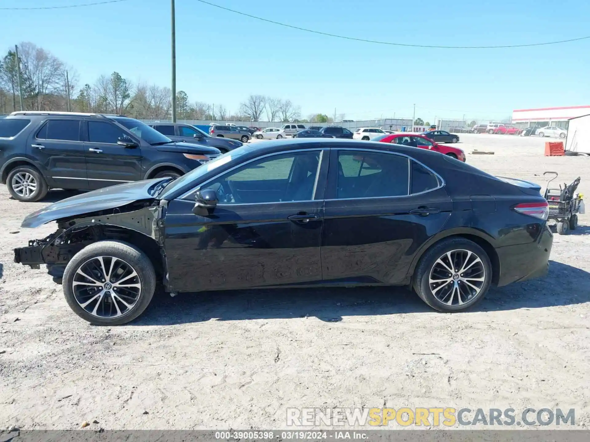 14 Photograph of a damaged car 4T1B11HK9KU730756 TOYOTA CAMRY 2019