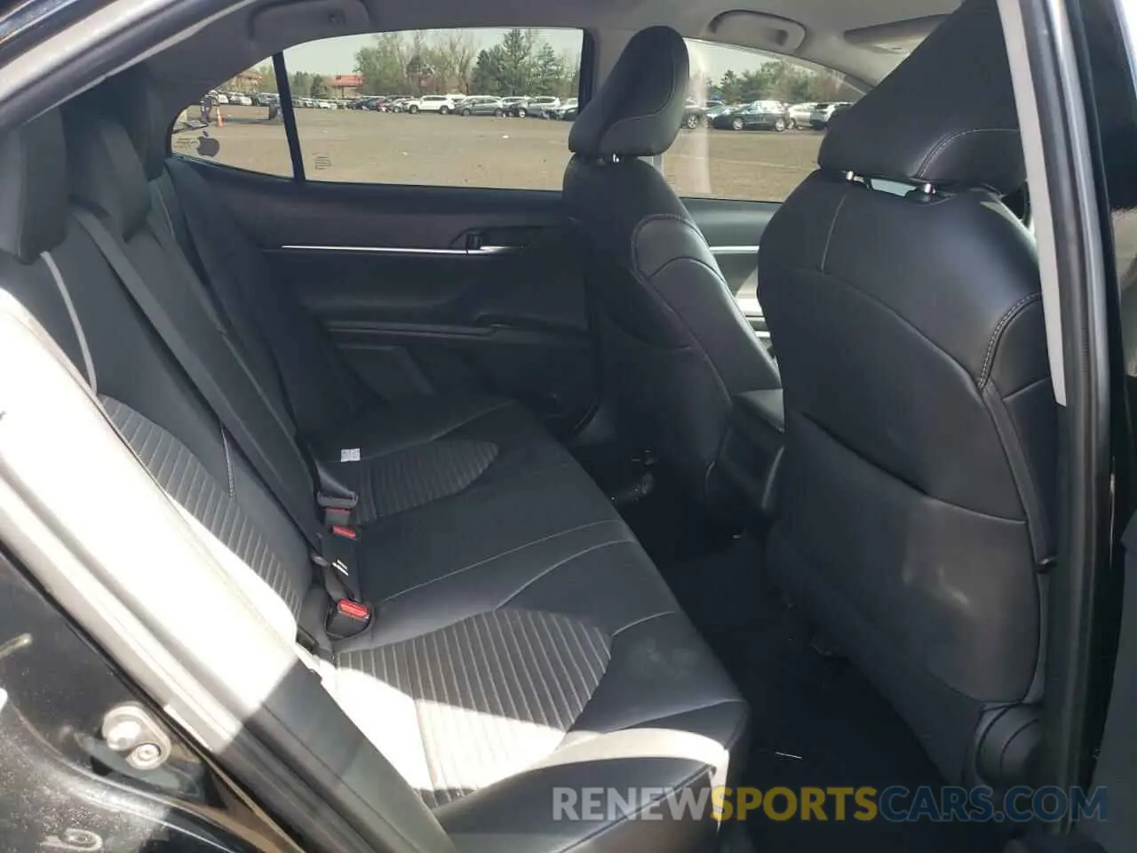 10 Photograph of a damaged car 4T1B11HK9KU735410 TOYOTA CAMRY 2019