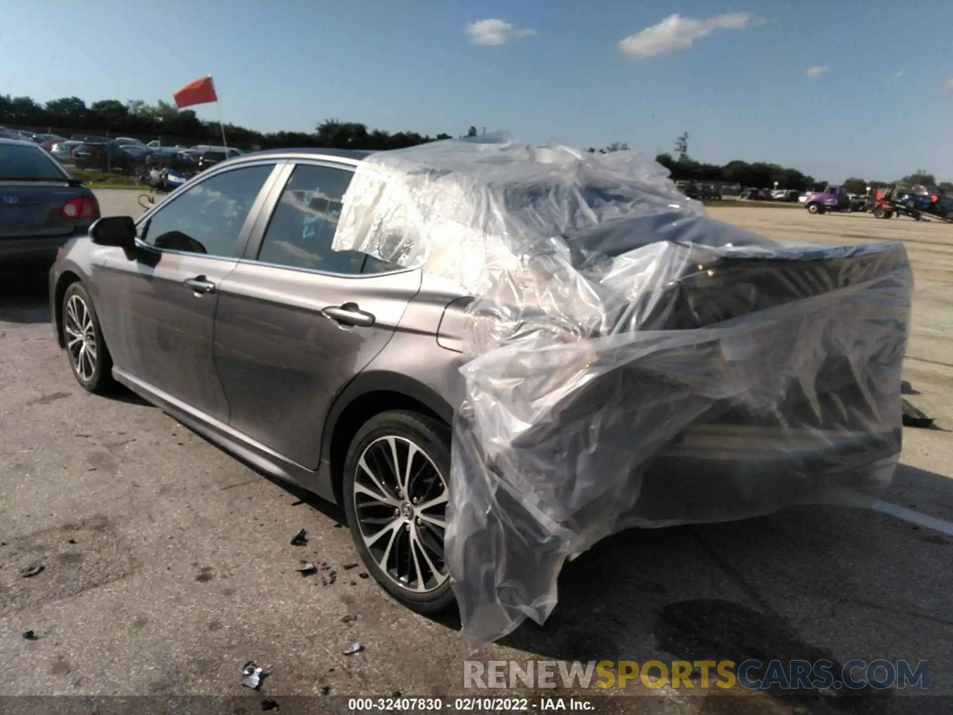 3 Photograph of a damaged car 4T1B11HK9KU738324 TOYOTA CAMRY 2019