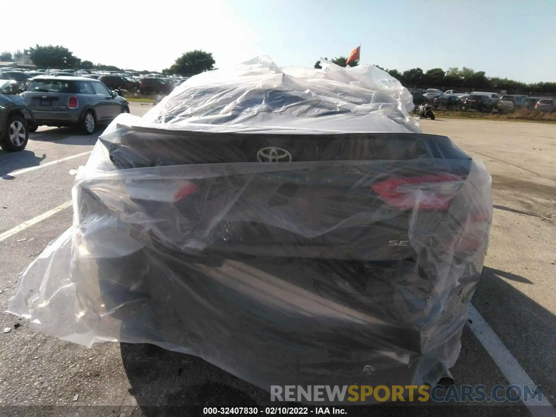 6 Photograph of a damaged car 4T1B11HK9KU738324 TOYOTA CAMRY 2019