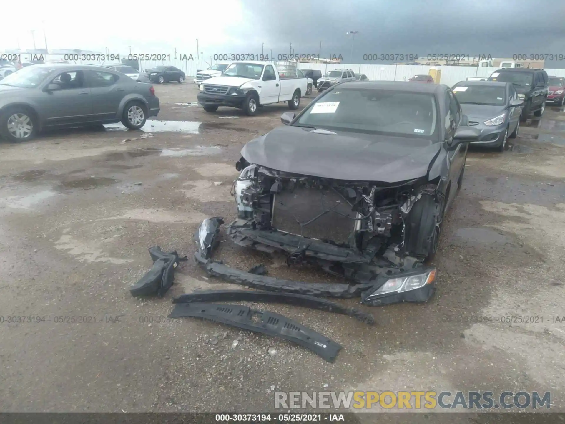 12 Photograph of a damaged car 4T1B11HK9KU741708 TOYOTA CAMRY 2019