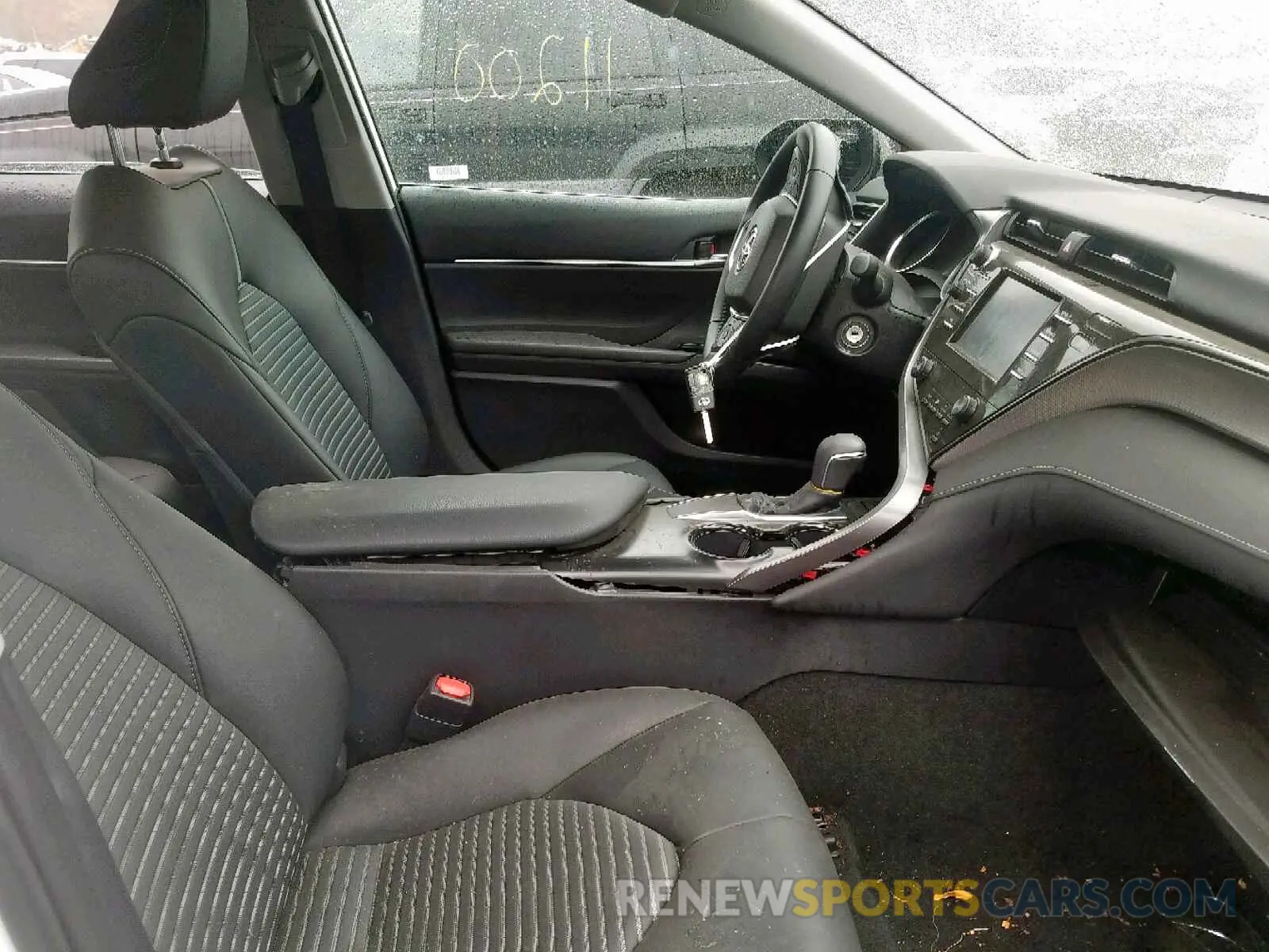 5 Photograph of a damaged car 4T1B11HK9KU744625 TOYOTA CAMRY 2019