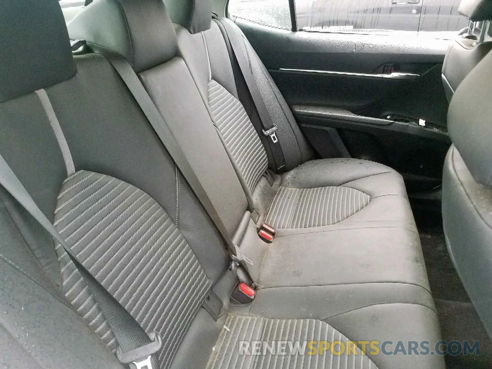 6 Photograph of a damaged car 4T1B11HK9KU744625 TOYOTA CAMRY 2019