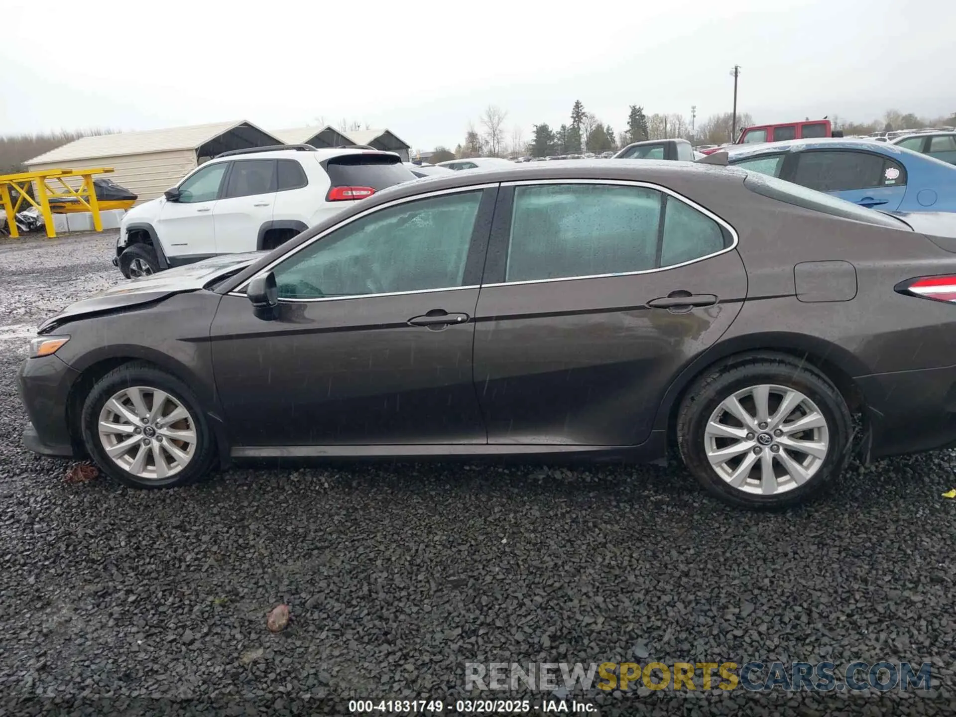 15 Photograph of a damaged car 4T1B11HK9KU744852 TOYOTA CAMRY 2019