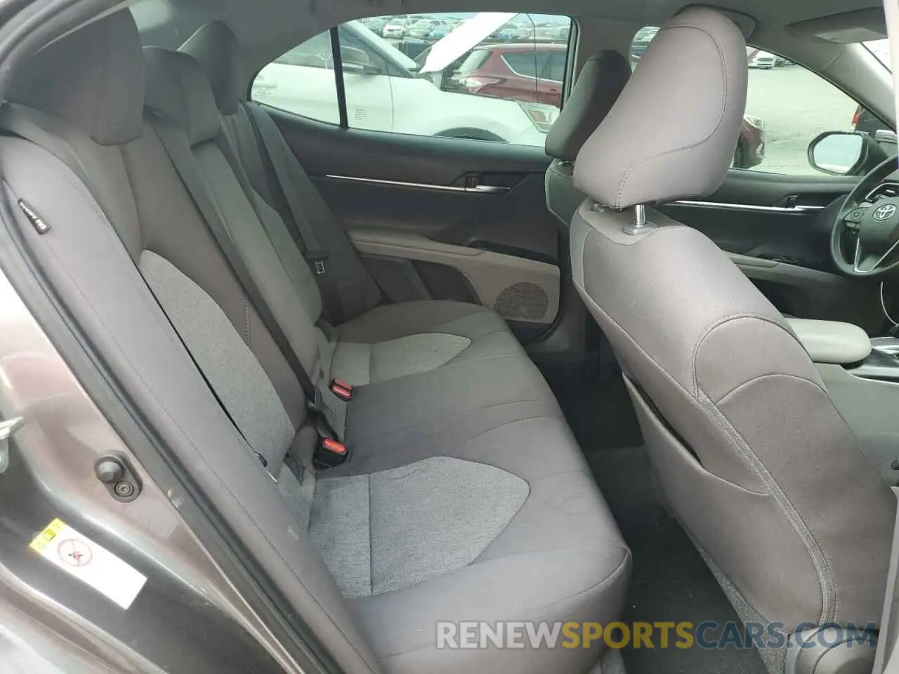 10 Photograph of a damaged car 4T1B11HK9KU750733 TOYOTA CAMRY 2019