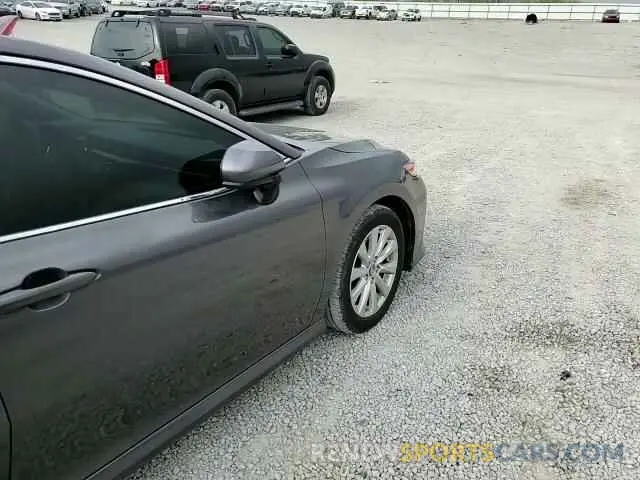 13 Photograph of a damaged car 4T1B11HK9KU750733 TOYOTA CAMRY 2019