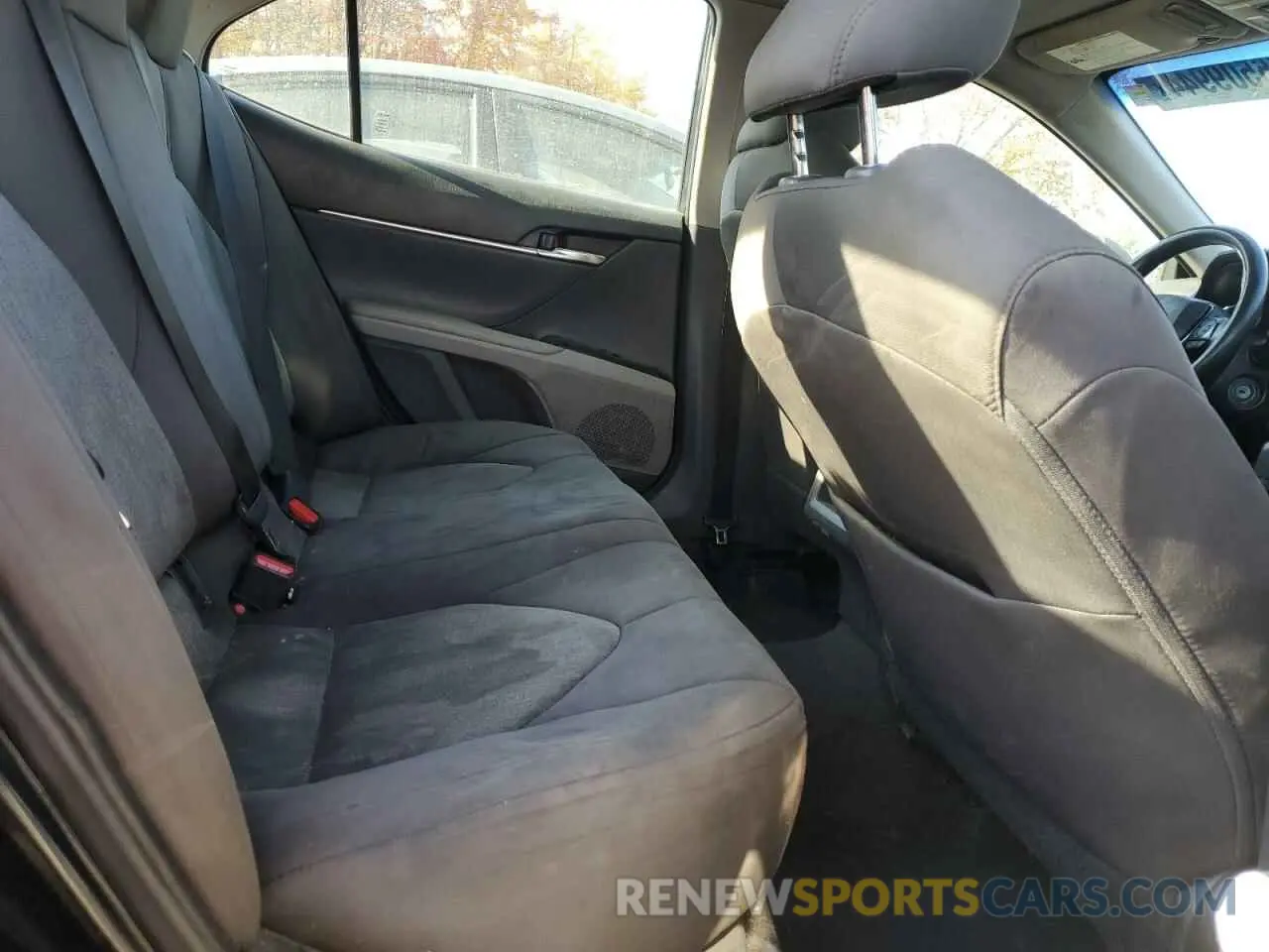 10 Photograph of a damaged car 4T1B11HK9KU754409 TOYOTA CAMRY 2019