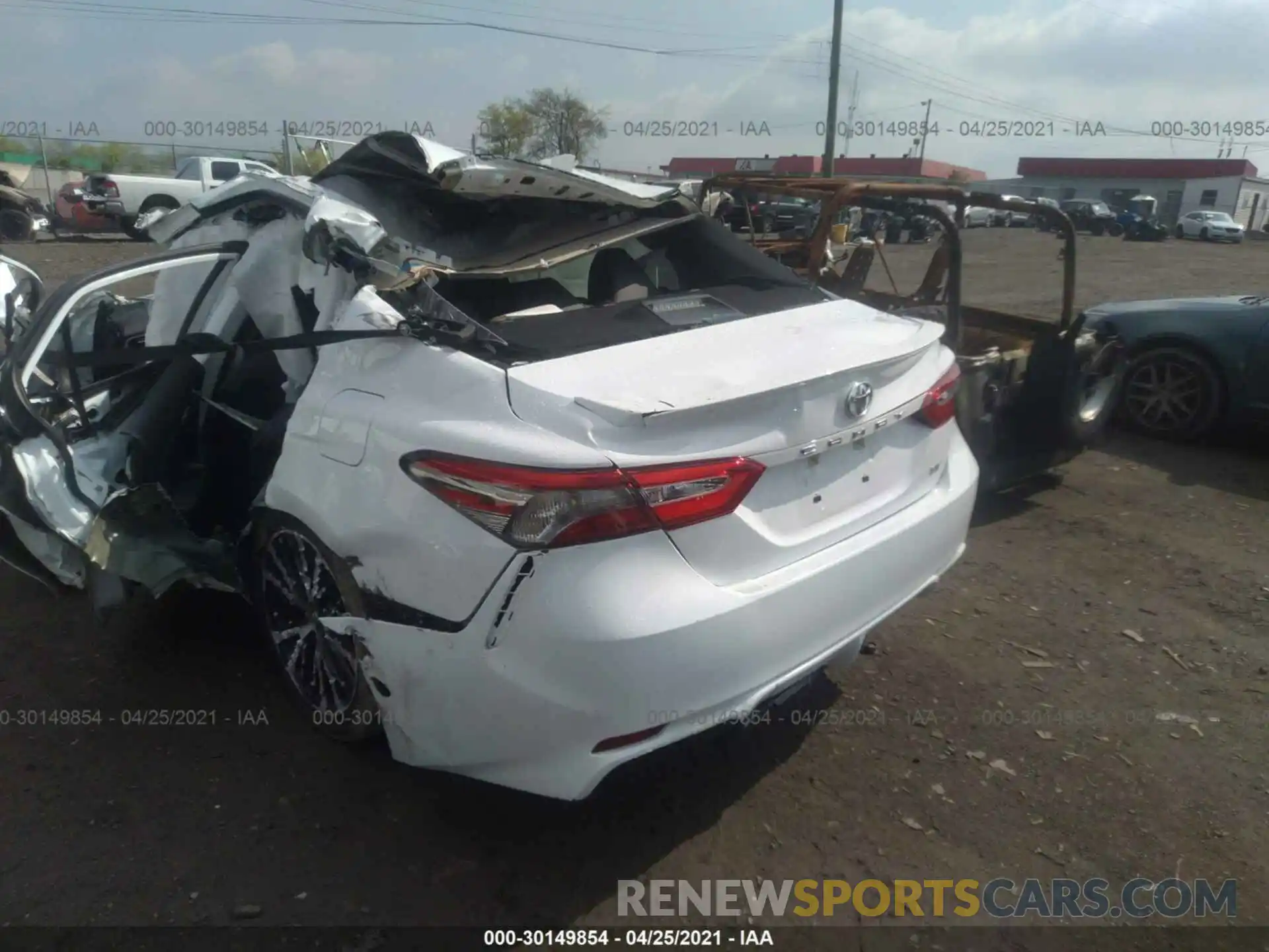 3 Photograph of a damaged car 4T1B11HK9KU755561 TOYOTA CAMRY 2019