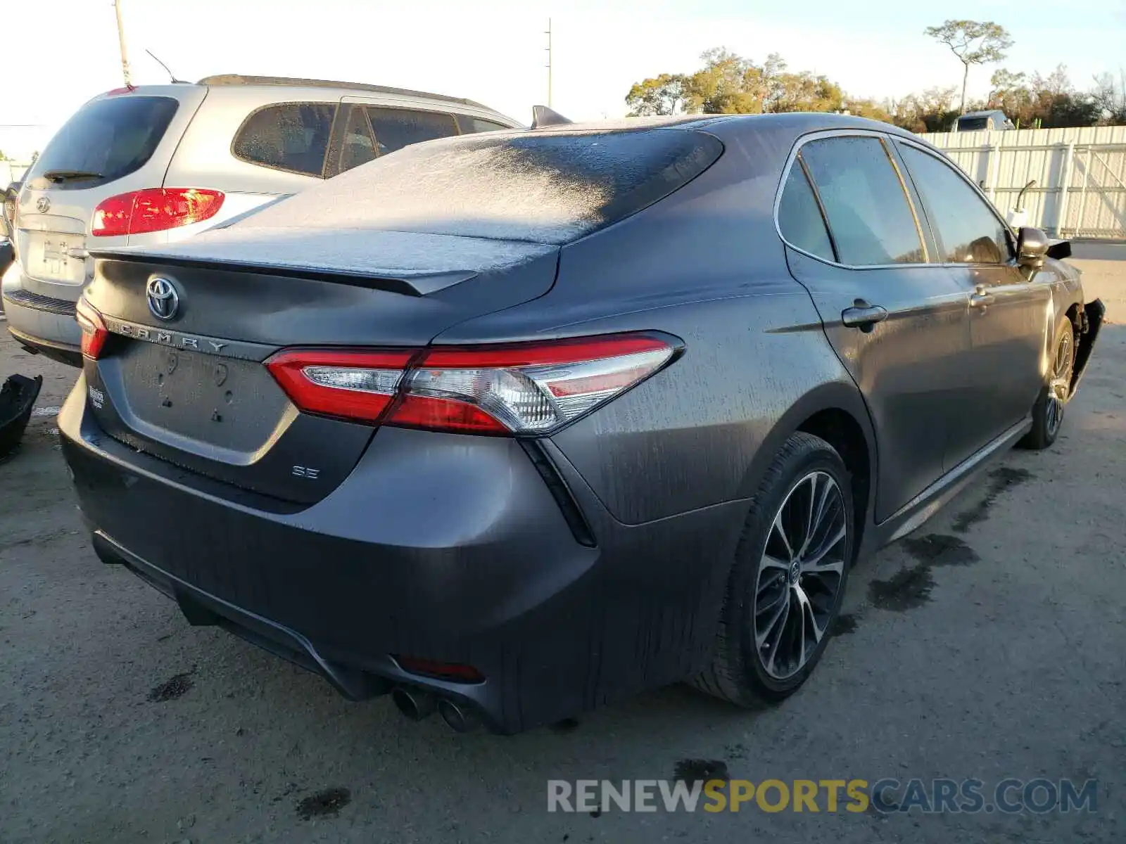 4 Photograph of a damaged car 4T1B11HK9KU756256 TOYOTA CAMRY 2019