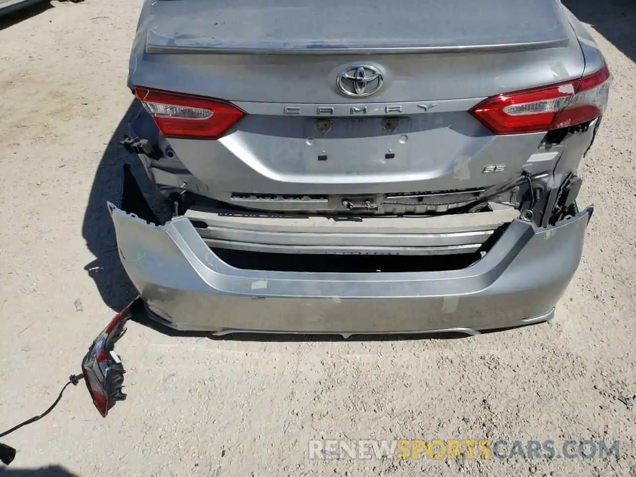 9 Photograph of a damaged car 4T1B11HK9KU757973 TOYOTA CAMRY 2019