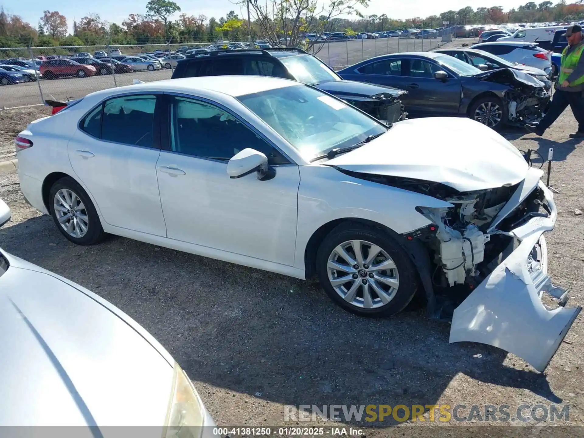 13 Photograph of a damaged car 4T1B11HK9KU758766 TOYOTA CAMRY 2019