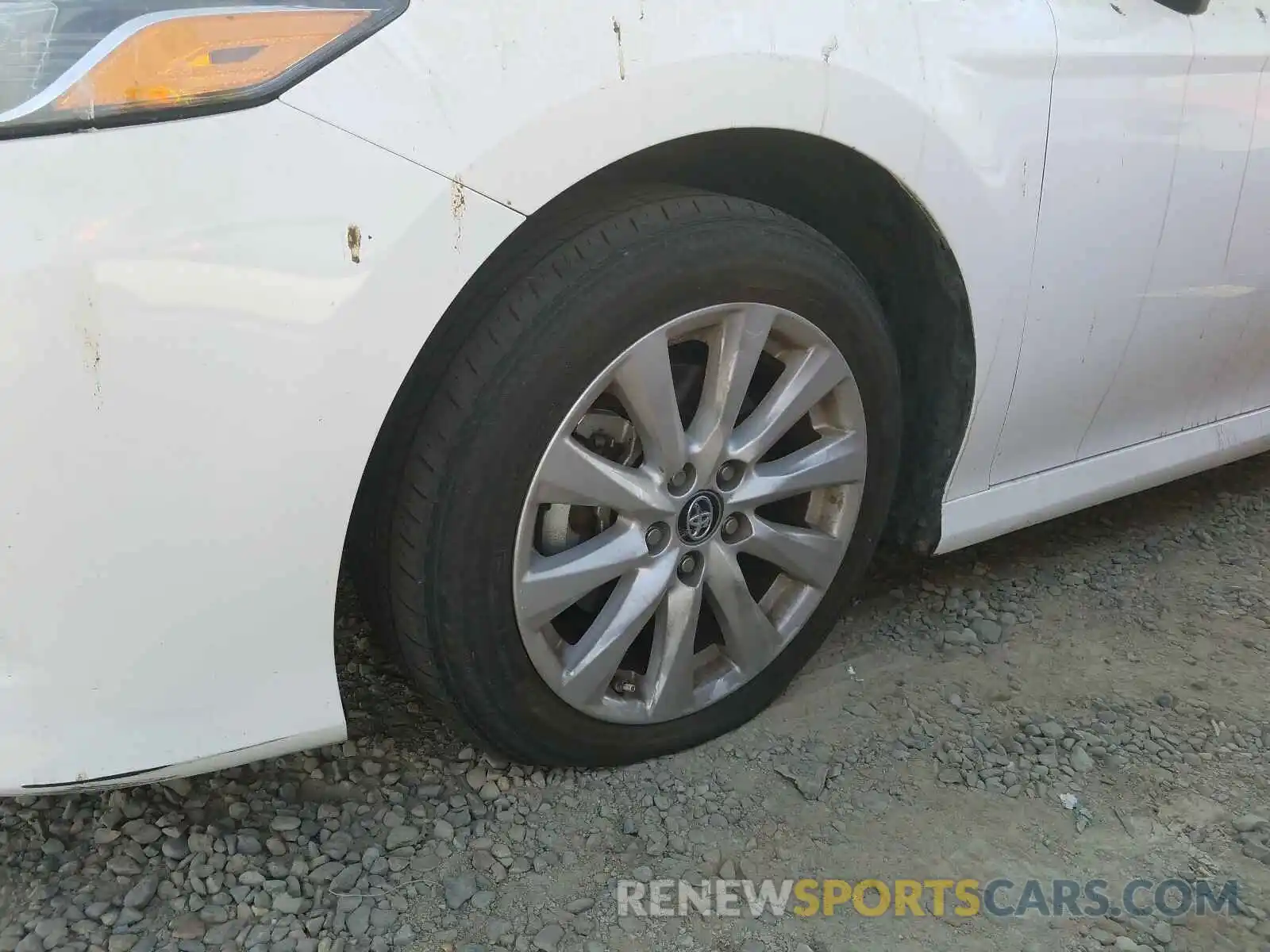 9 Photograph of a damaged car 4T1B11HK9KU759058 TOYOTA CAMRY 2019