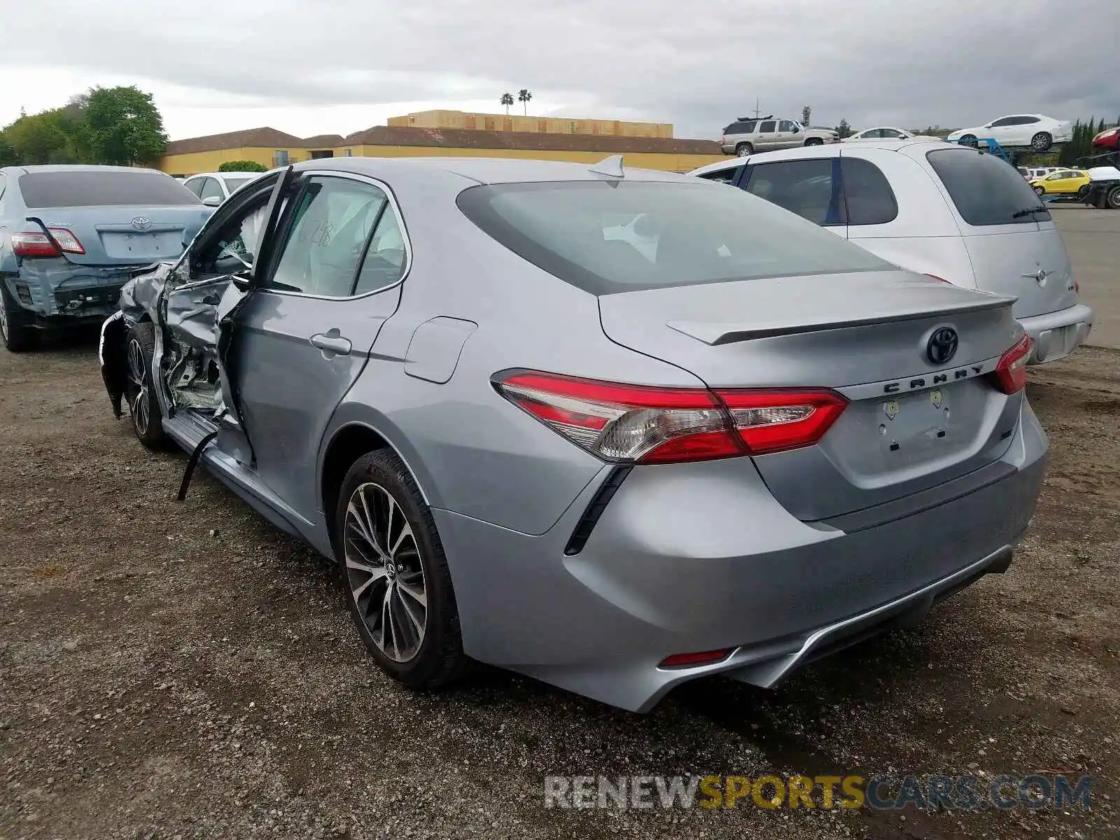 3 Photograph of a damaged car 4T1B11HK9KU763756 TOYOTA CAMRY 2019