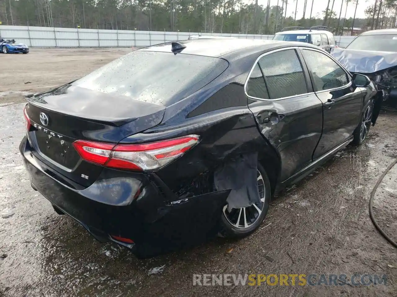 4 Photograph of a damaged car 4T1B11HK9KU768004 TOYOTA CAMRY 2019