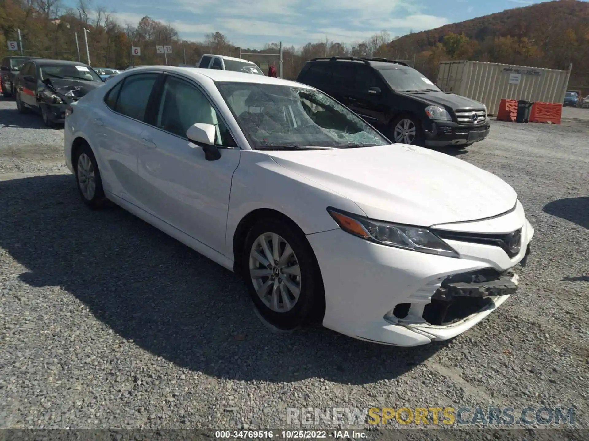 1 Photograph of a damaged car 4T1B11HK9KU770402 TOYOTA CAMRY 2019