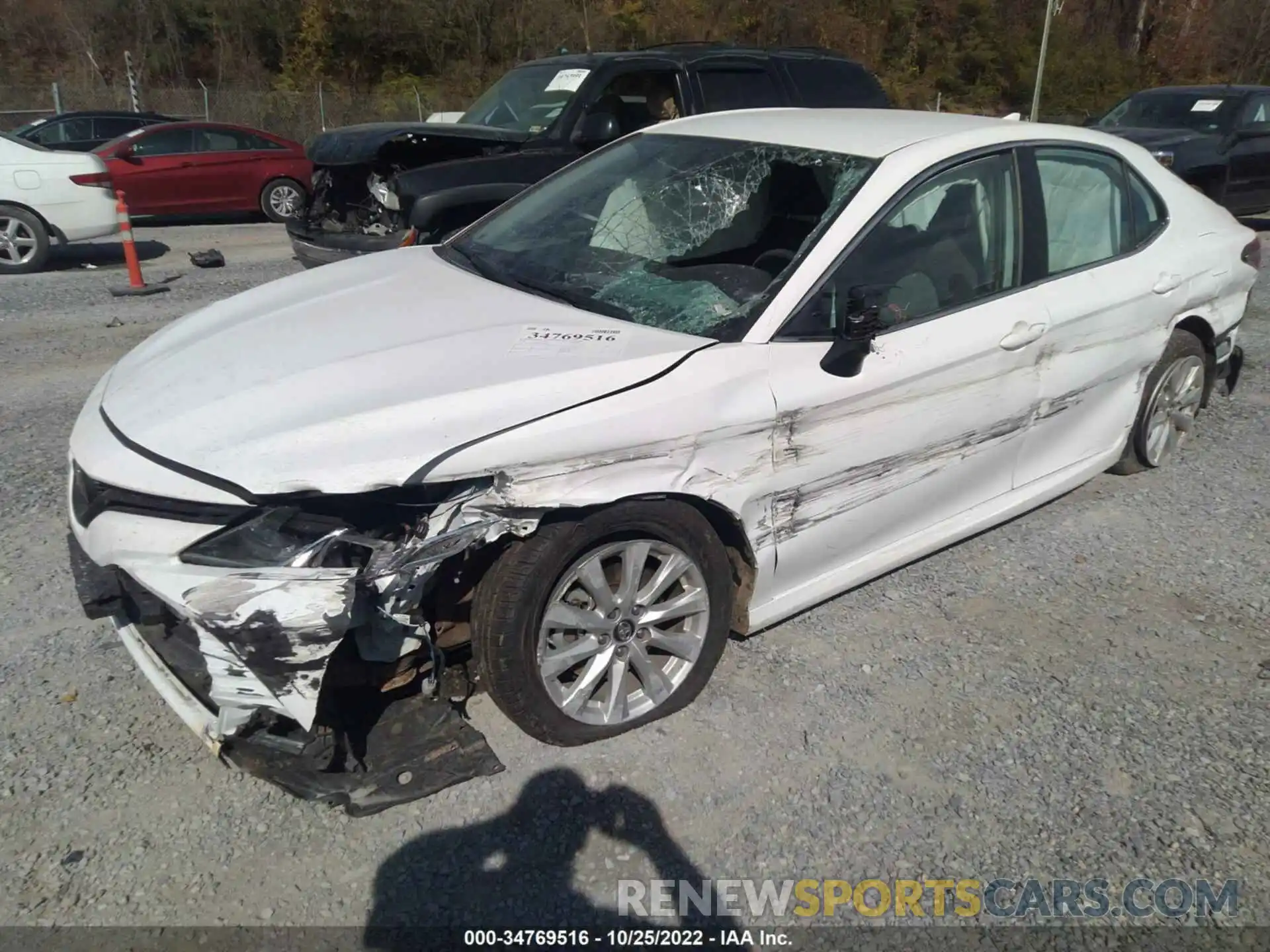 2 Photograph of a damaged car 4T1B11HK9KU770402 TOYOTA CAMRY 2019