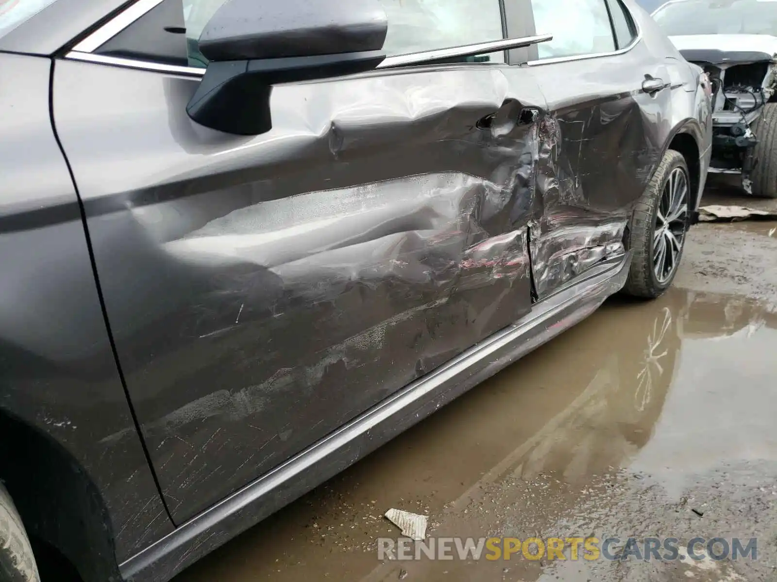 9 Photograph of a damaged car 4T1B11HK9KU771002 TOYOTA CAMRY 2019