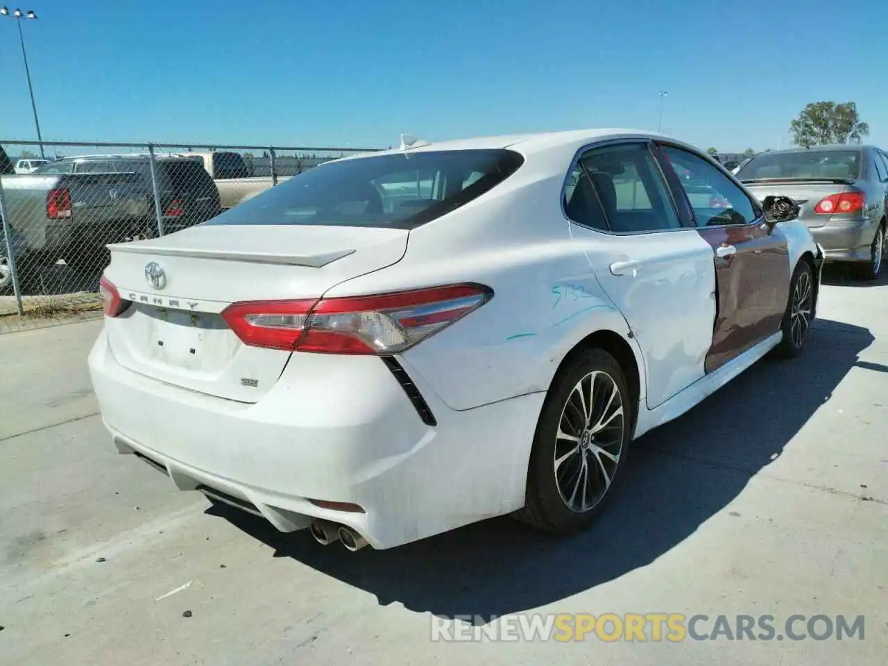 4 Photograph of a damaged car 4T1B11HK9KU773588 TOYOTA CAMRY 2019