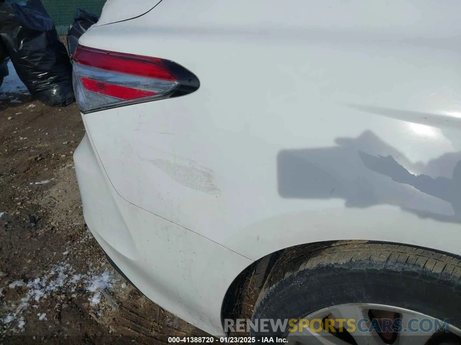 19 Photograph of a damaged car 4T1B11HK9KU773784 TOYOTA CAMRY 2019