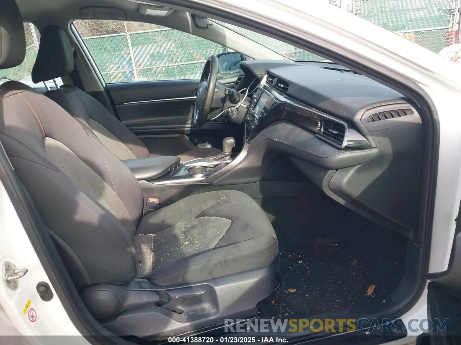 5 Photograph of a damaged car 4T1B11HK9KU773784 TOYOTA CAMRY 2019