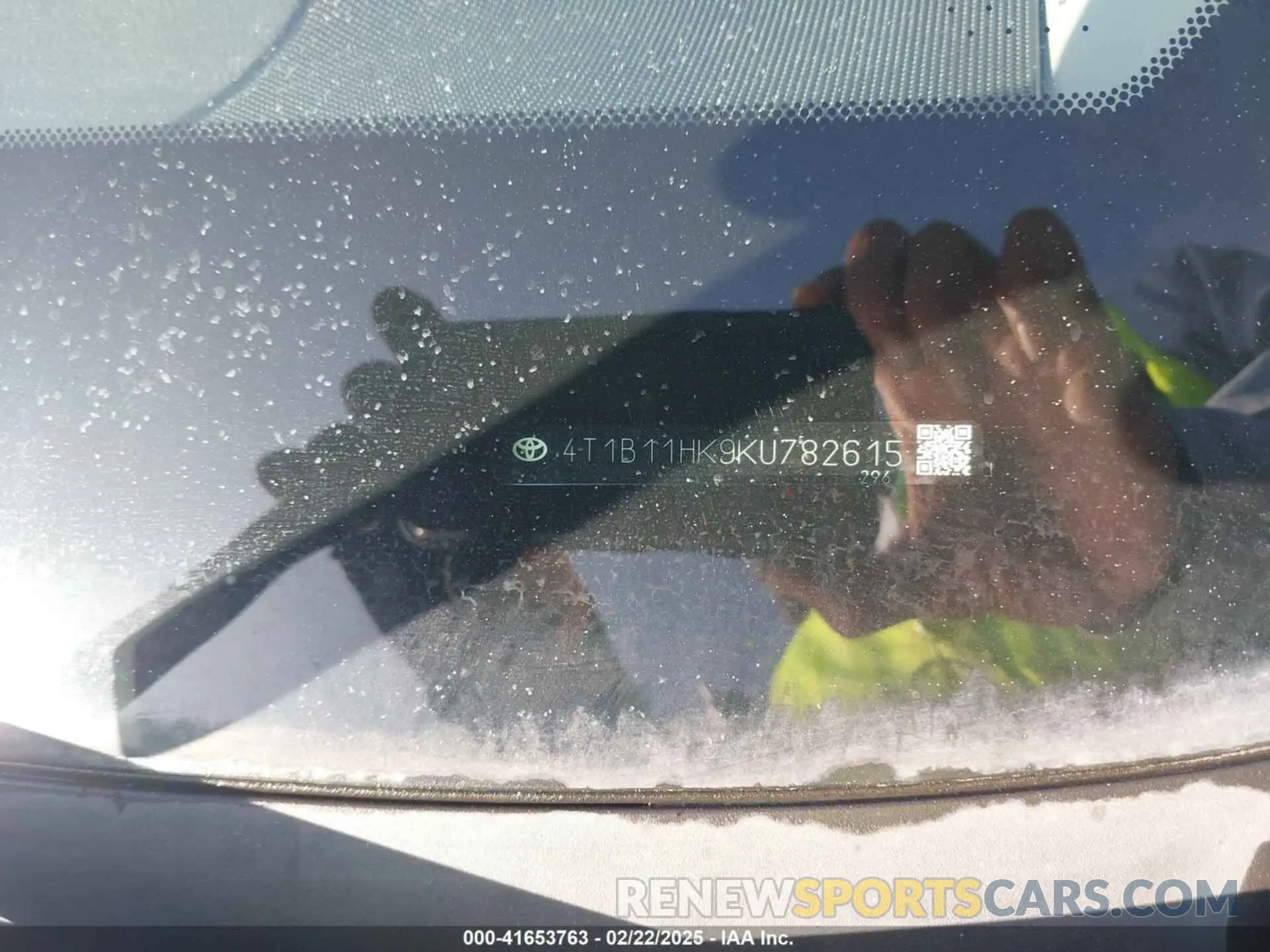 9 Photograph of a damaged car 4T1B11HK9KU782615 TOYOTA CAMRY 2019