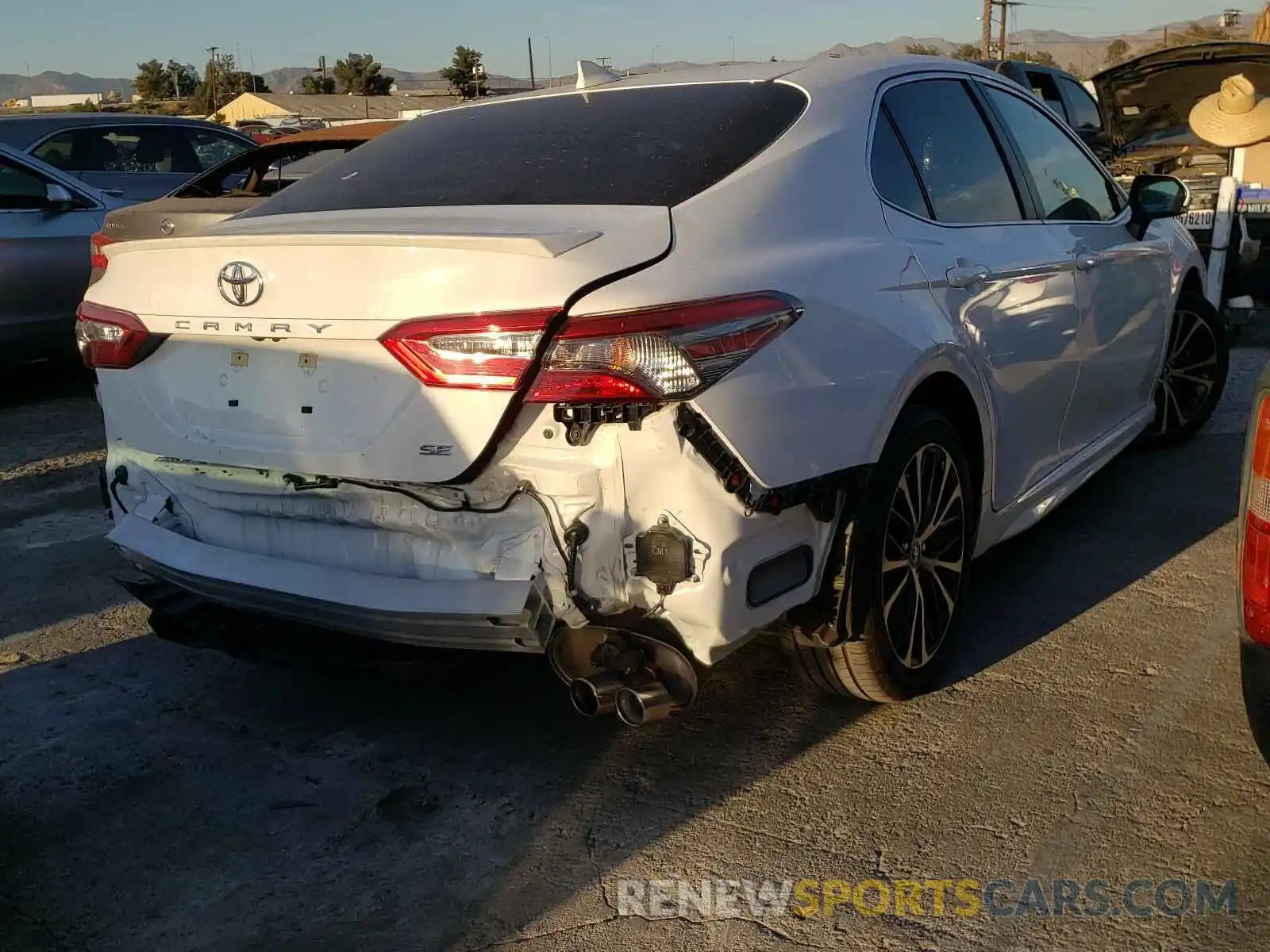 4 Photograph of a damaged car 4T1B11HK9KU789144 TOYOTA CAMRY 2019