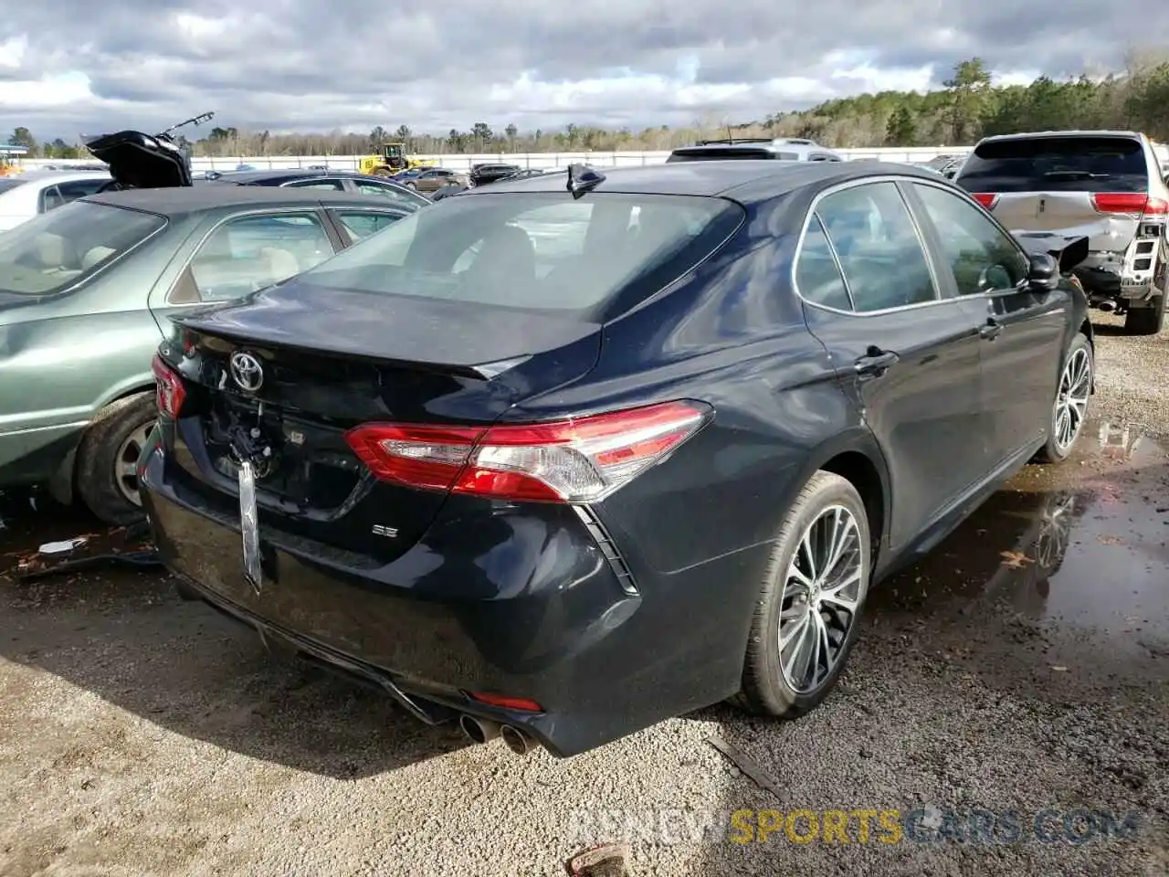 4 Photograph of a damaged car 4T1B11HK9KU790570 TOYOTA CAMRY 2019