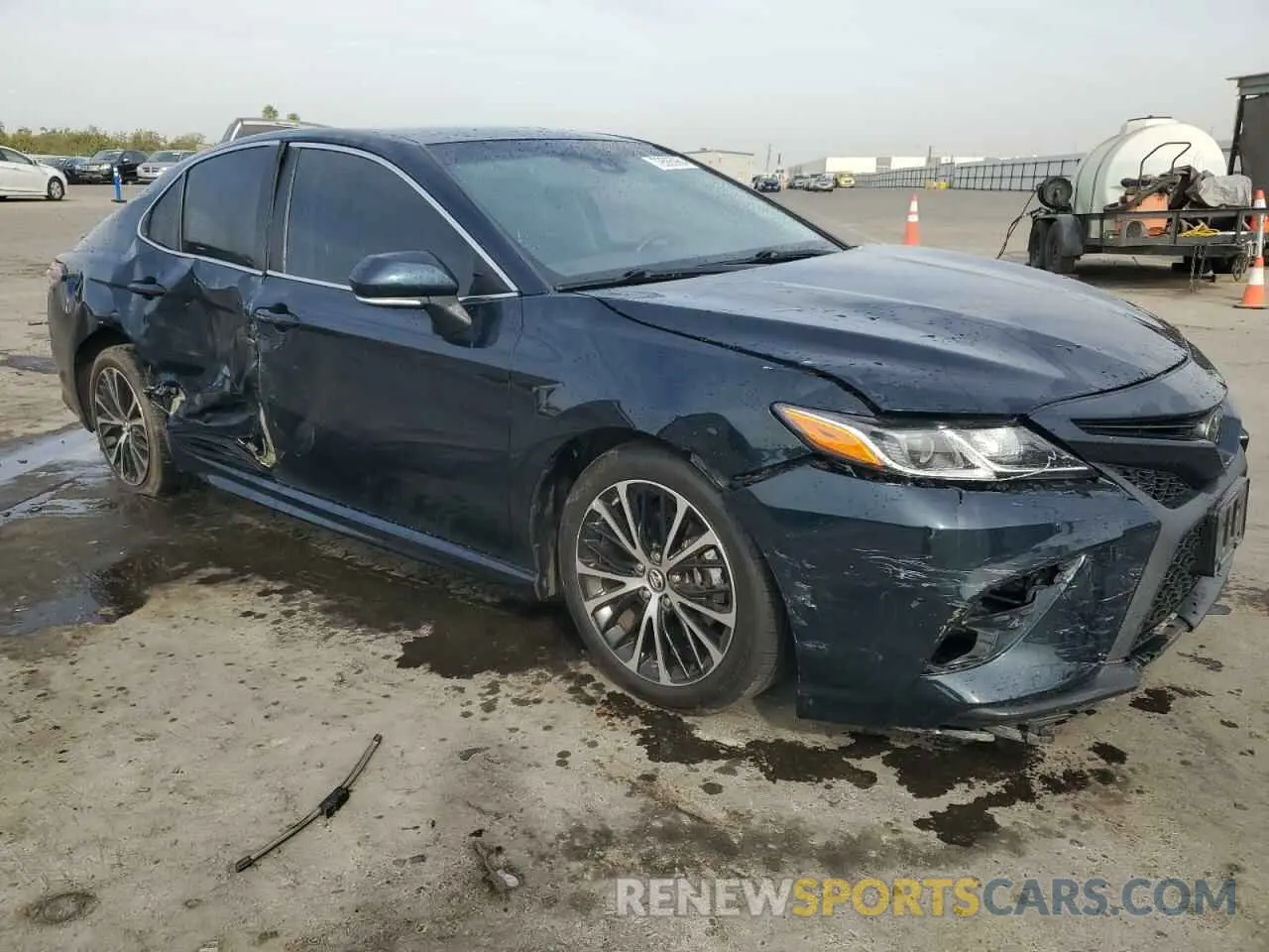 4 Photograph of a damaged car 4T1B11HK9KU795347 TOYOTA CAMRY 2019