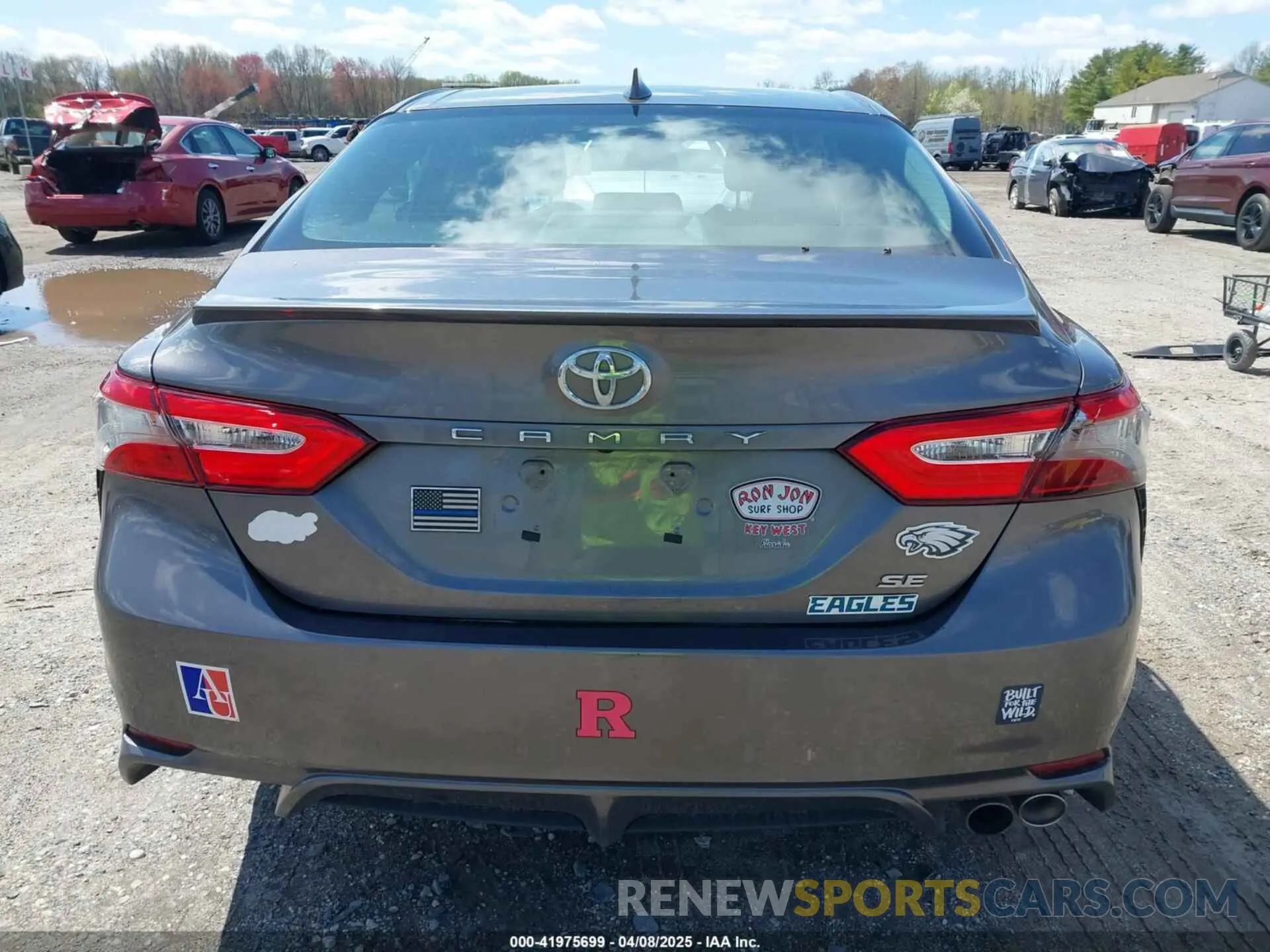 17 Photograph of a damaged car 4T1B11HK9KU800580 TOYOTA CAMRY 2019