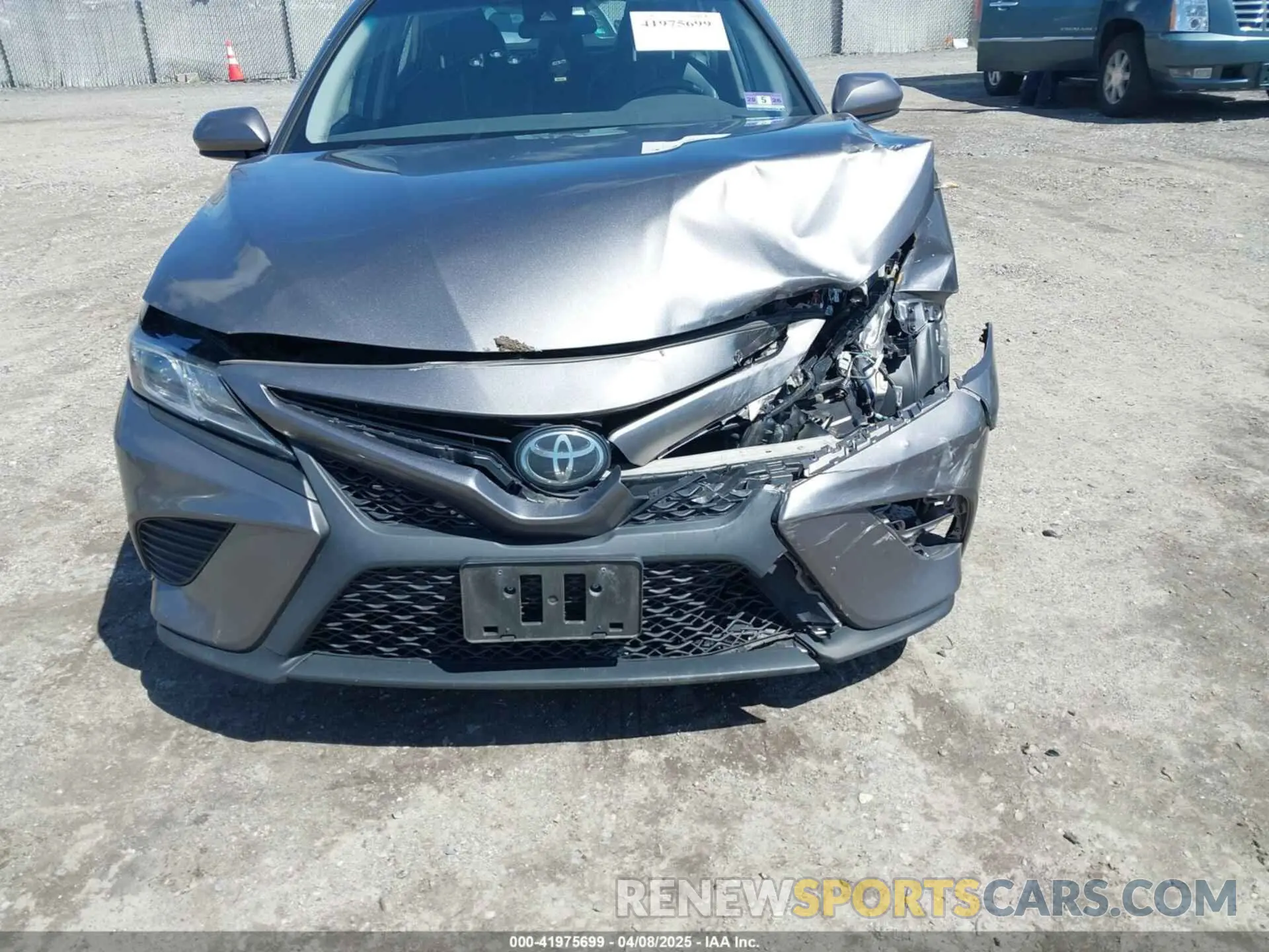 6 Photograph of a damaged car 4T1B11HK9KU800580 TOYOTA CAMRY 2019