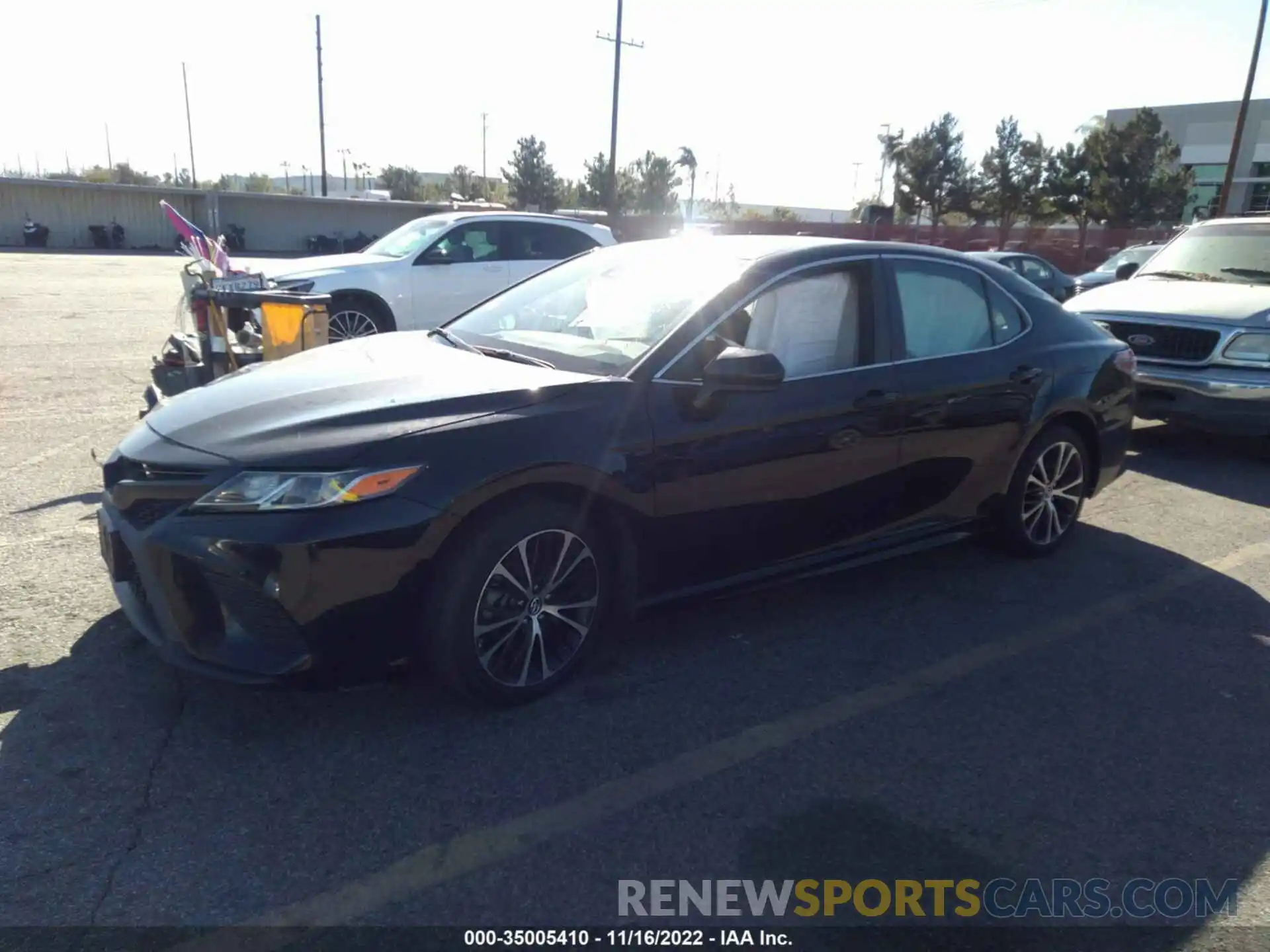 2 Photograph of a damaged car 4T1B11HK9KU801647 TOYOTA CAMRY 2019