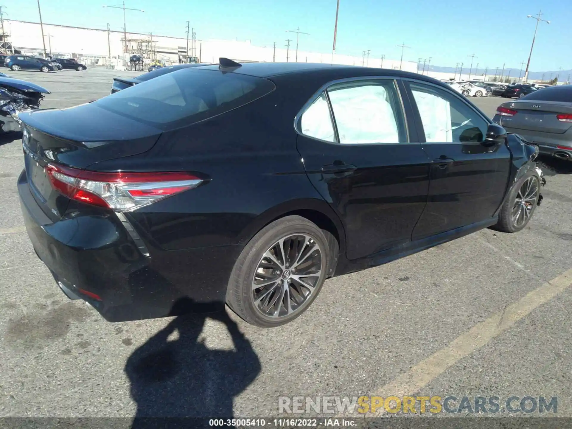 4 Photograph of a damaged car 4T1B11HK9KU801647 TOYOTA CAMRY 2019