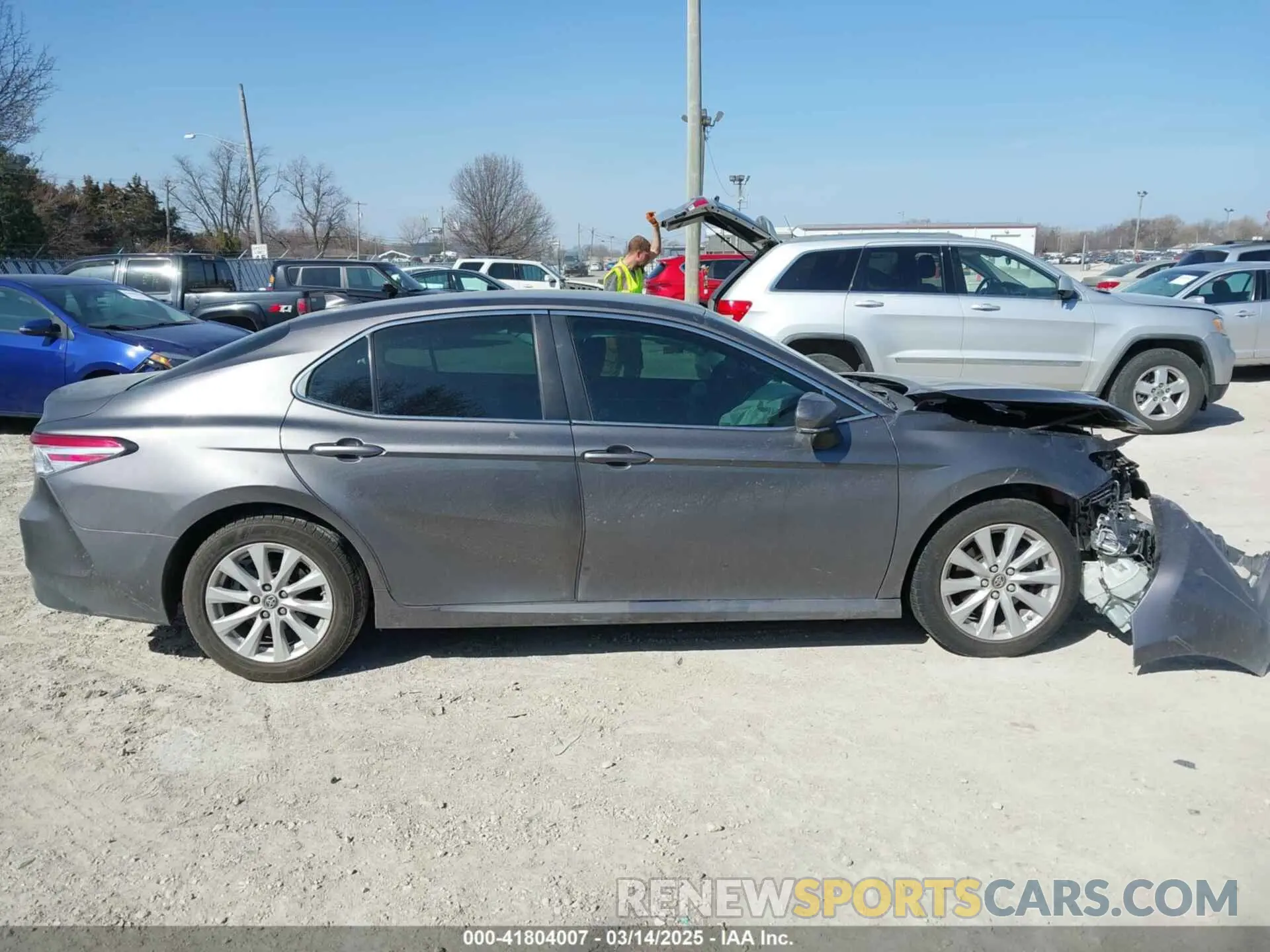 14 Photograph of a damaged car 4T1B11HK9KU810347 TOYOTA CAMRY 2019