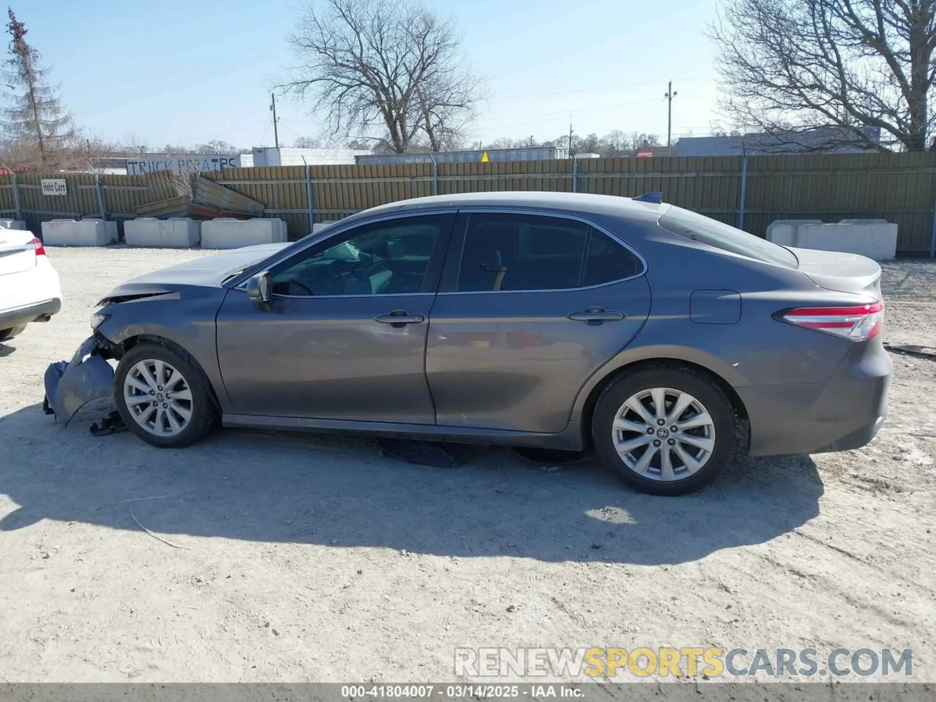 15 Photograph of a damaged car 4T1B11HK9KU810347 TOYOTA CAMRY 2019