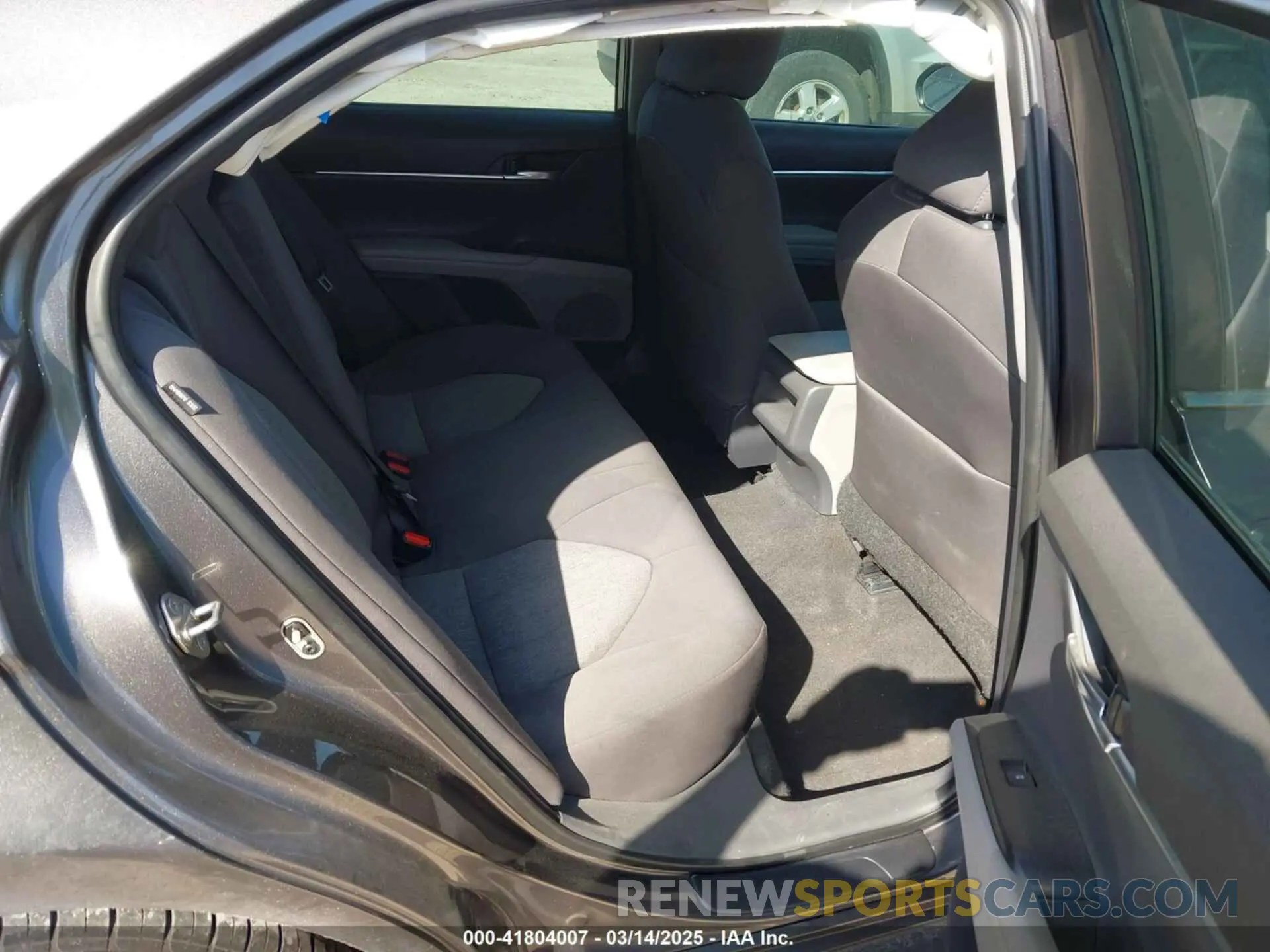 8 Photograph of a damaged car 4T1B11HK9KU810347 TOYOTA CAMRY 2019