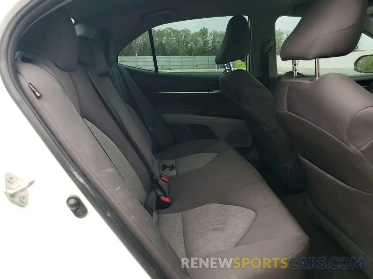 10 Photograph of a damaged car 4T1B11HK9KU811823 TOYOTA CAMRY 2019