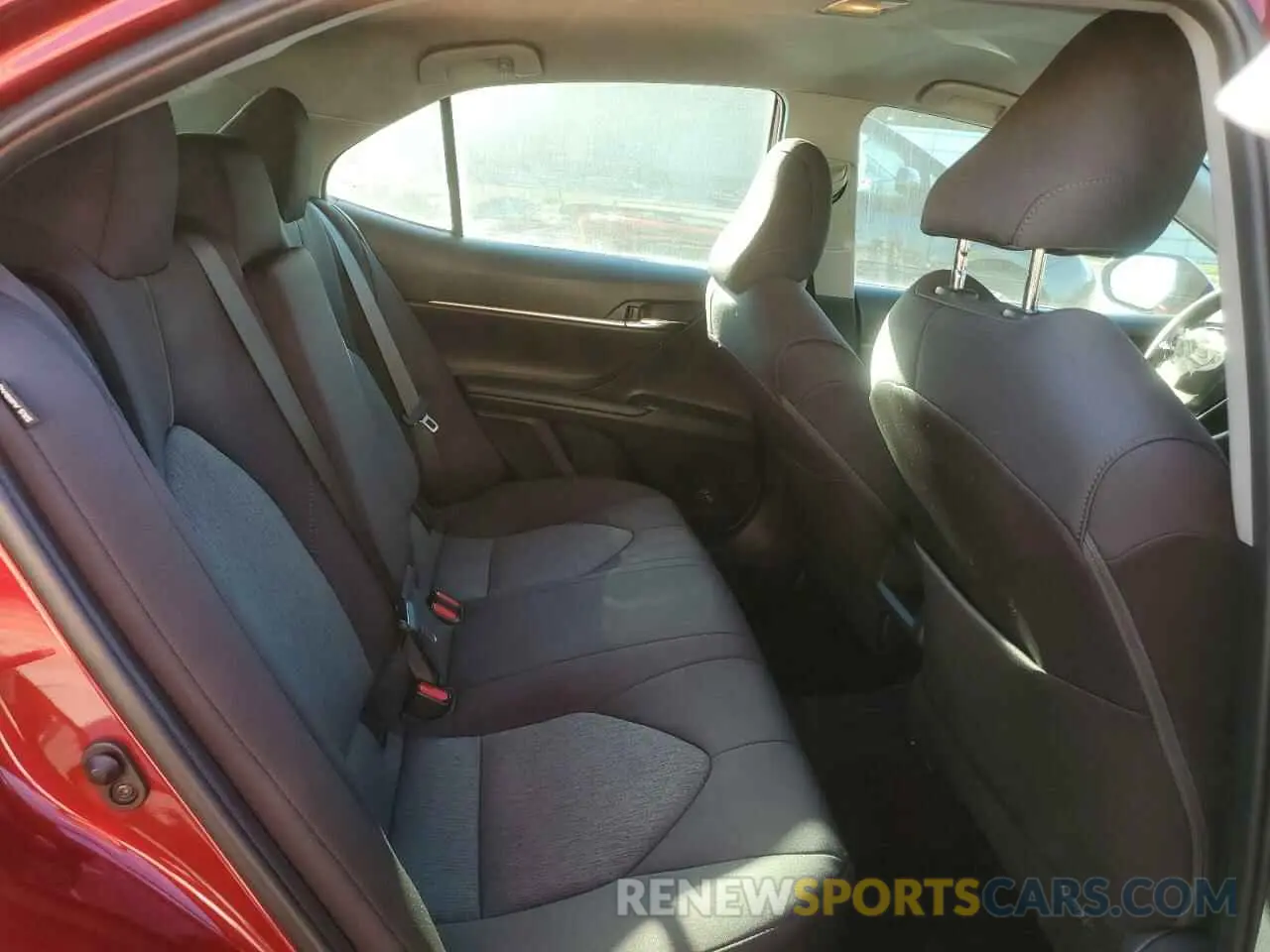 10 Photograph of a damaged car 4T1B11HK9KU823583 TOYOTA CAMRY 2019