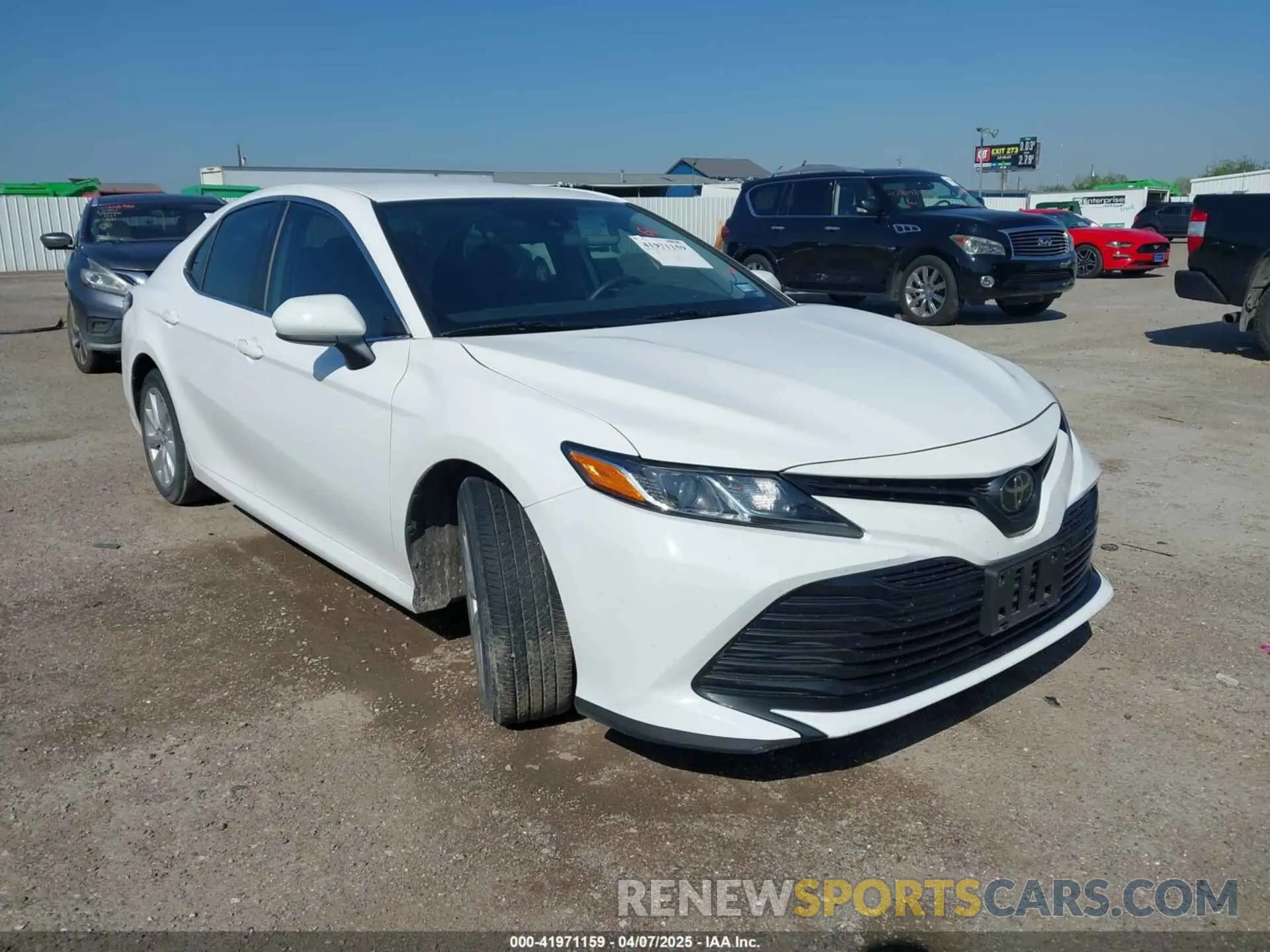 1 Photograph of a damaged car 4T1B11HK9KU825107 TOYOTA CAMRY 2019