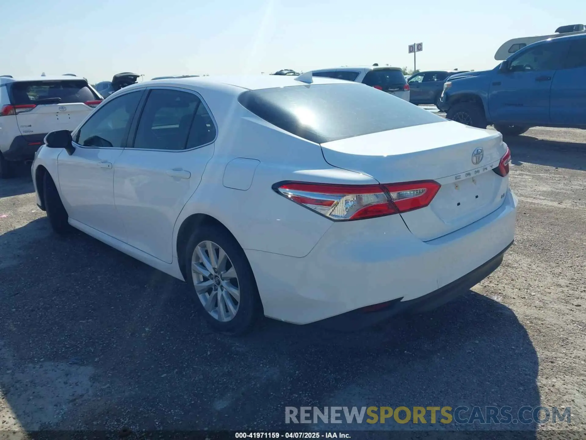 3 Photograph of a damaged car 4T1B11HK9KU825107 TOYOTA CAMRY 2019