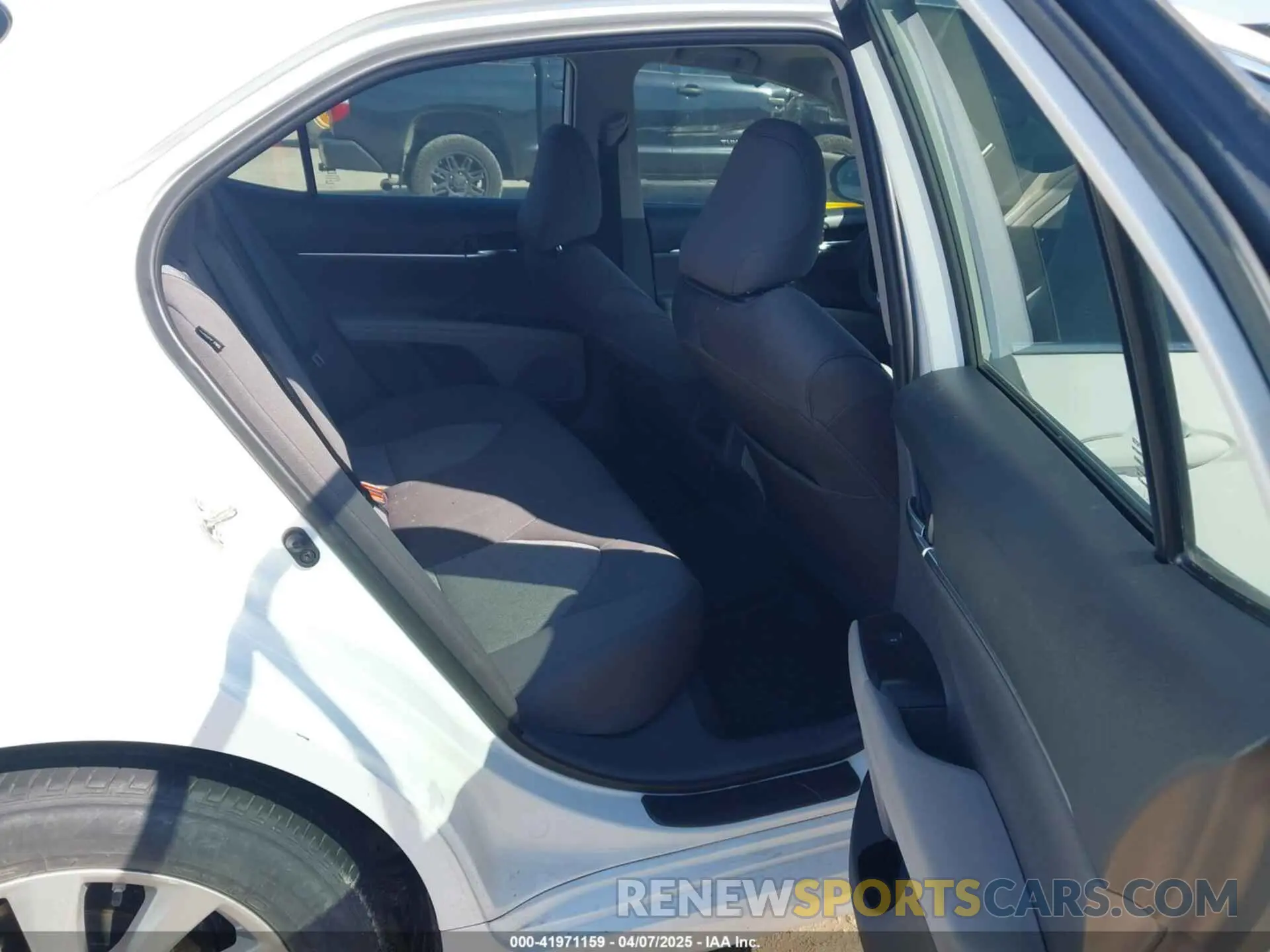 8 Photograph of a damaged car 4T1B11HK9KU825107 TOYOTA CAMRY 2019